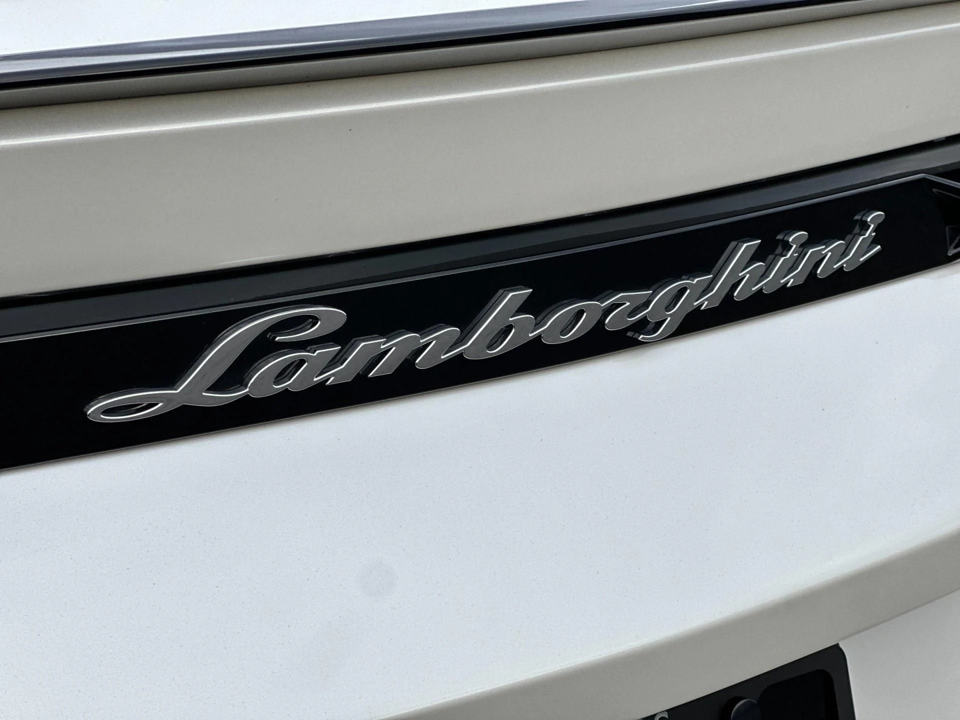 mph012_2456246492_Used_2022_Lamborghini_Urus_Selezione_CPO_1767174649_2576617adc