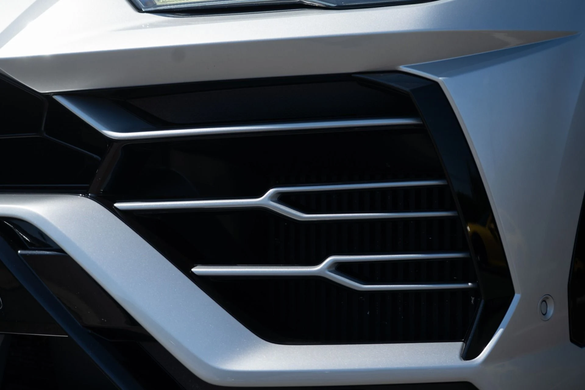 mph012_2456599845_Used_2019_Lamborghini_Urus_1755558842_b175efbaba