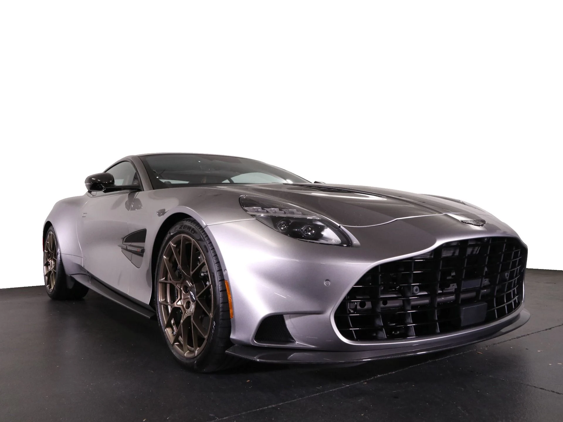 mph012_2457944164_New_2025_Aston_Martin_Vanquish_V12_1742253092_95cb49e15f