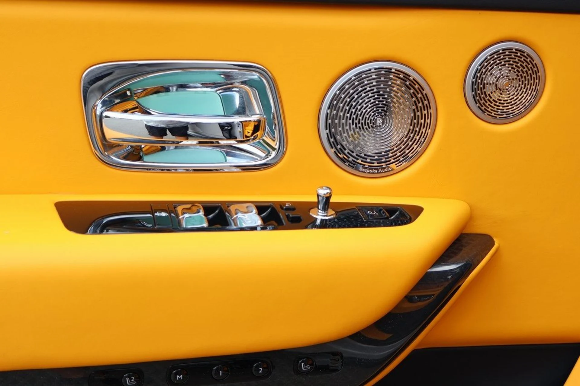 mph012_2460185376_13_a011d279d3