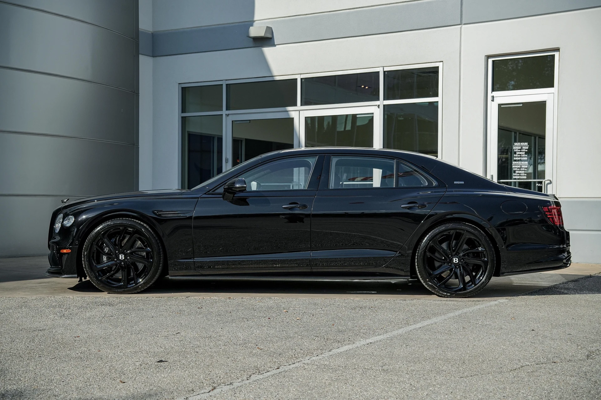 mph012_2461300081_Hi_Tech_Luxury_Imports_LLC_SCBBR_6_ZG_1_SC_022806_image_12_42ac564262