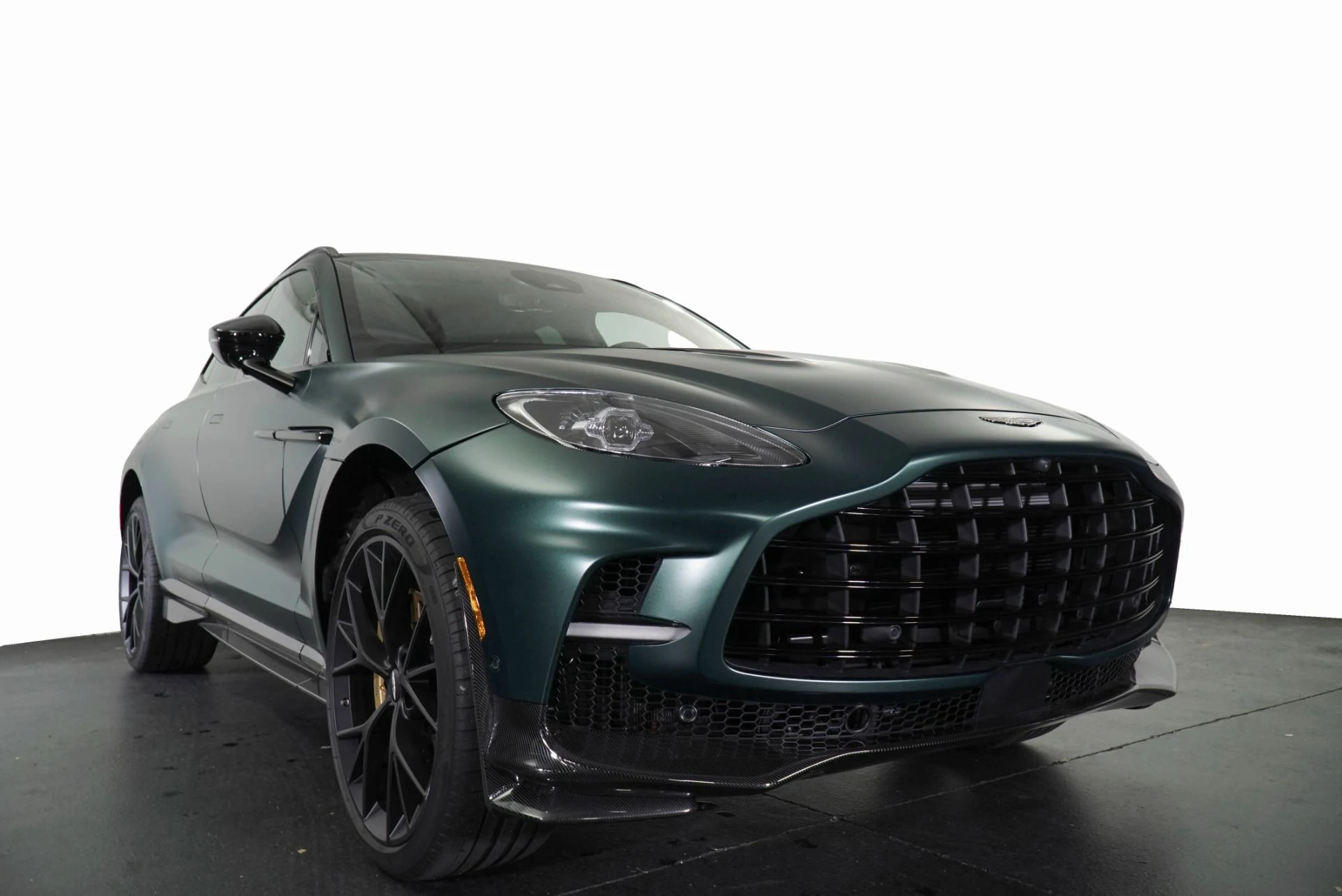 mph012_2462085922_Used_2025_Aston_Martin_DBX_707_1768858107_c103d38e58