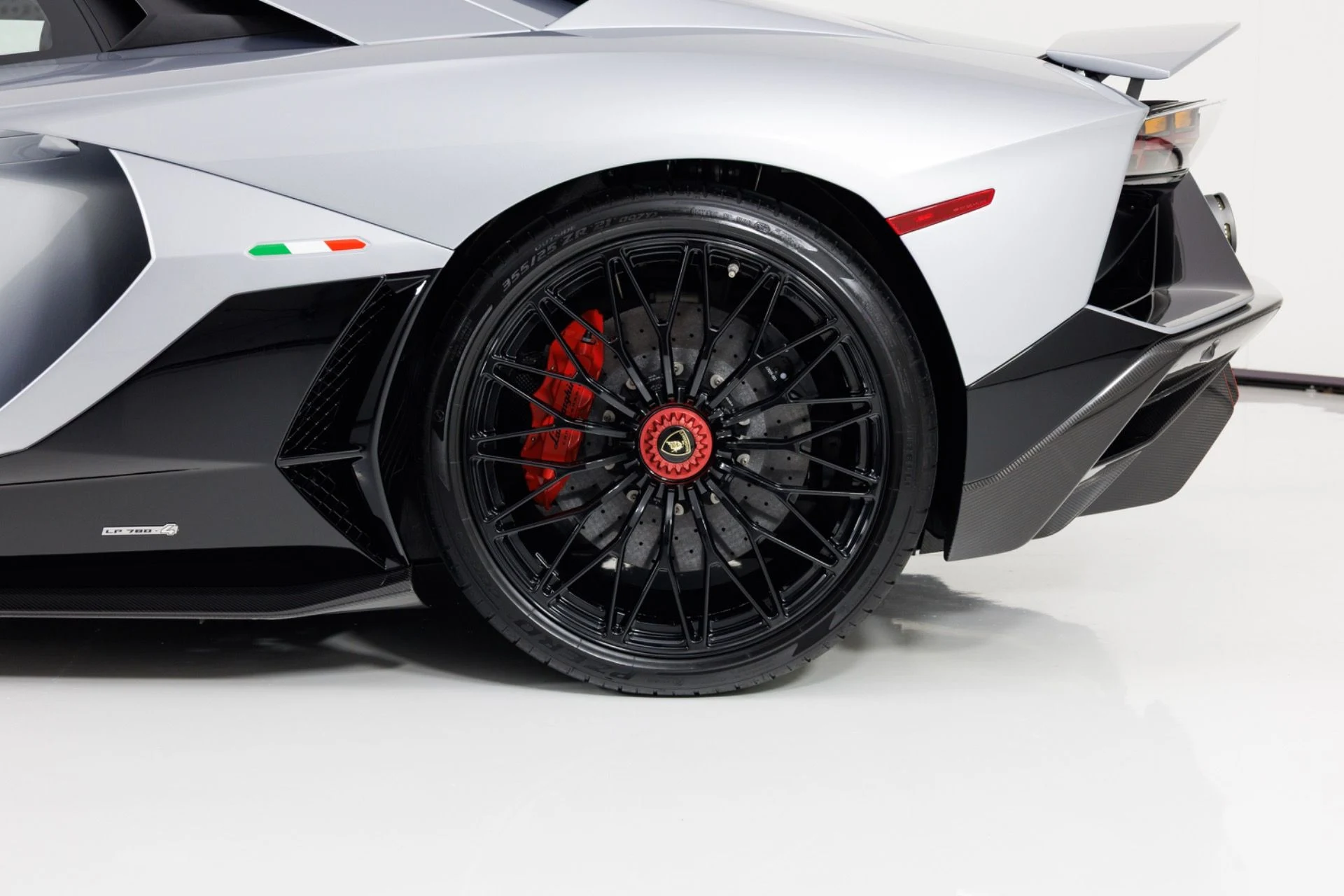 mph012_2466110364_Used_2022_Lamborghini_Aventador_LP_780_4_Ultimae_1784925942_af22e52fd2