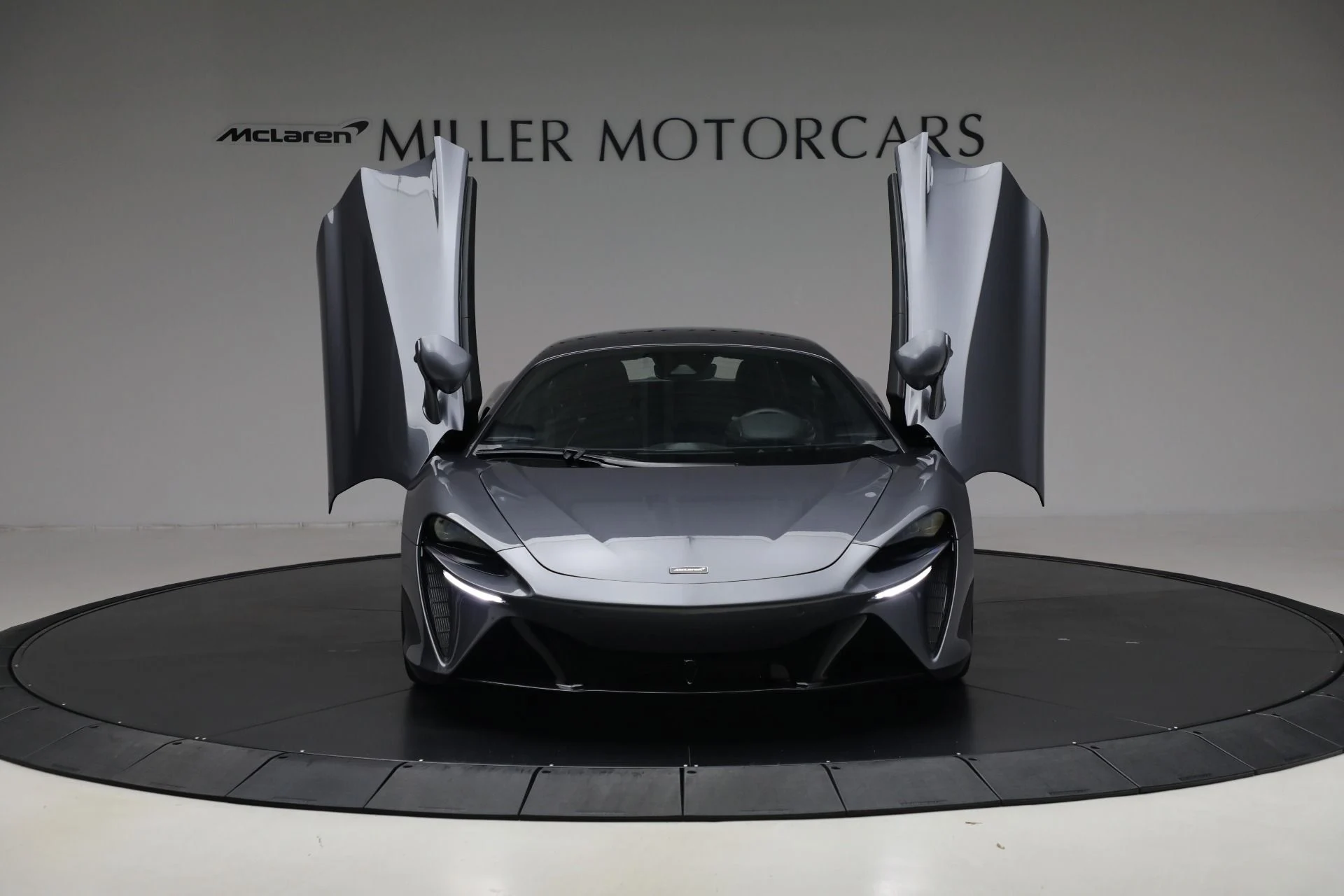 mph012_2469210701_Used_2024_Mc_Laren_Artura_Vision_d590a6488e