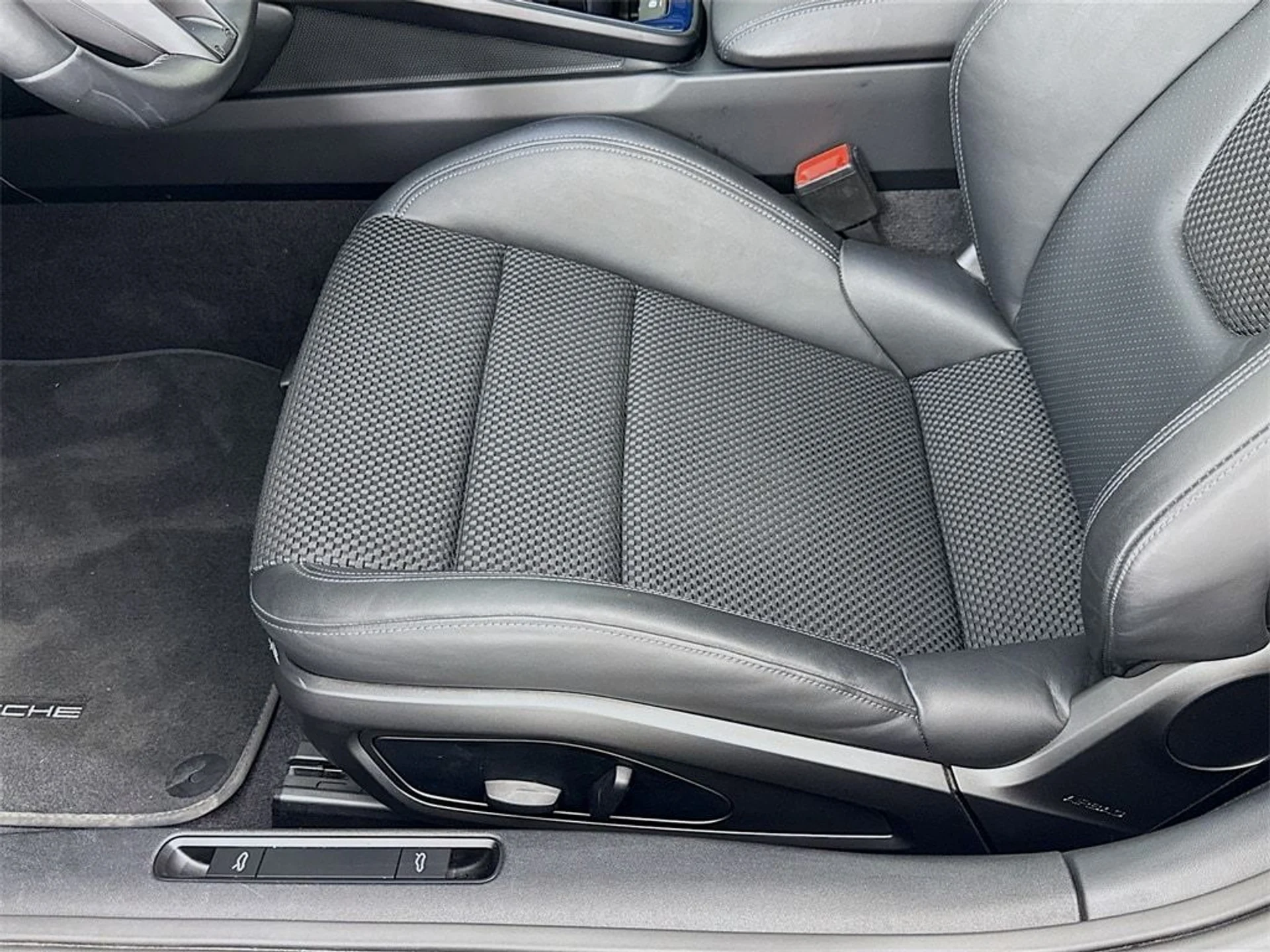 mph012_2472687198_43512fe2c87a40774e54f03d3d64abd7x_69ca27a32d