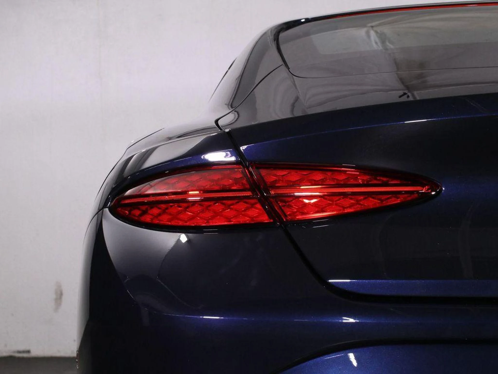 mph012_247788711_8rc_B_Eo_Xsbtesr9_Erm_Rl_WXS_Hs_A_Dk_8120e4558a