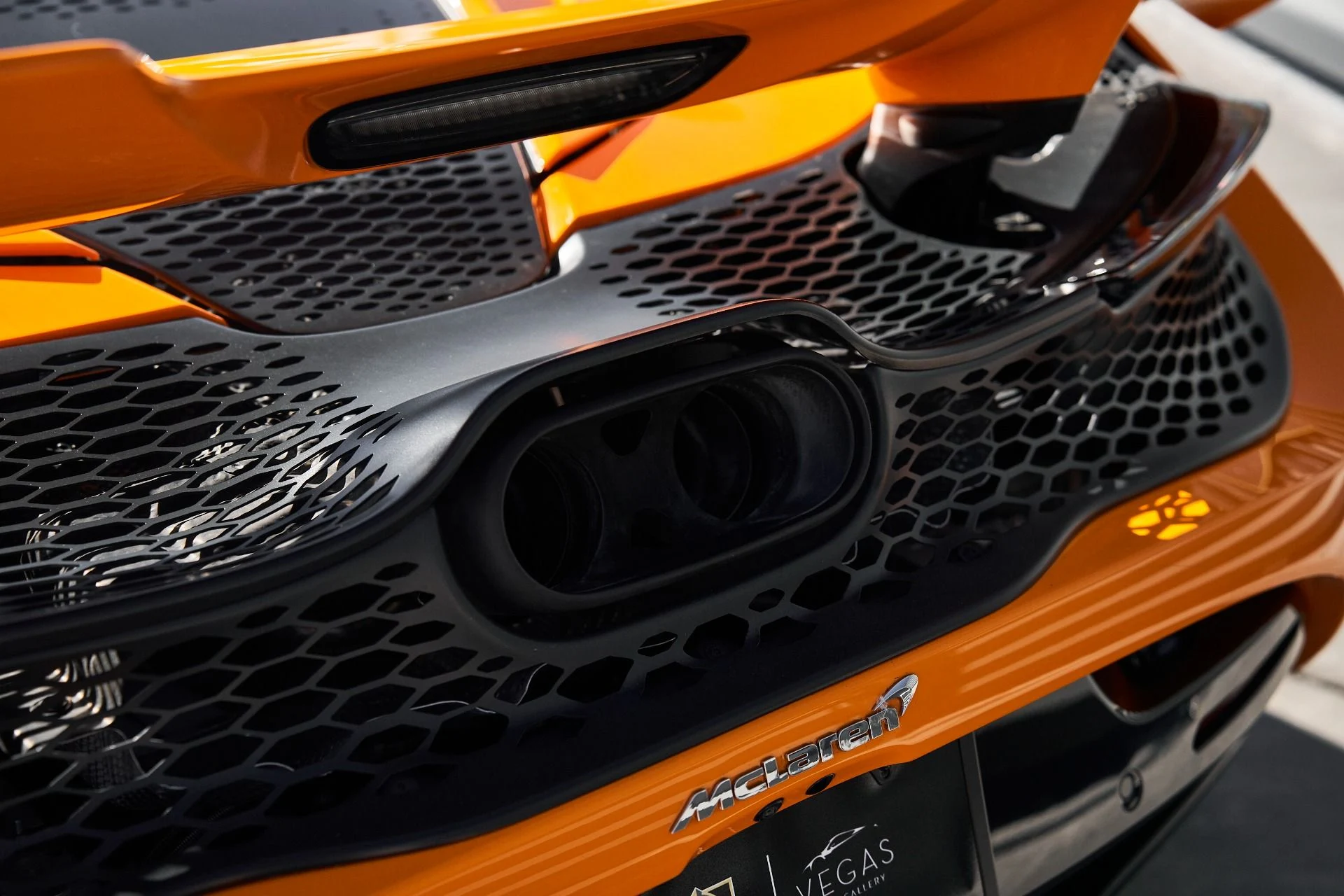 mph012_2478575933_Used_2024_Mc_Laren_750_S_Spider_1761608880_77dcc31b00