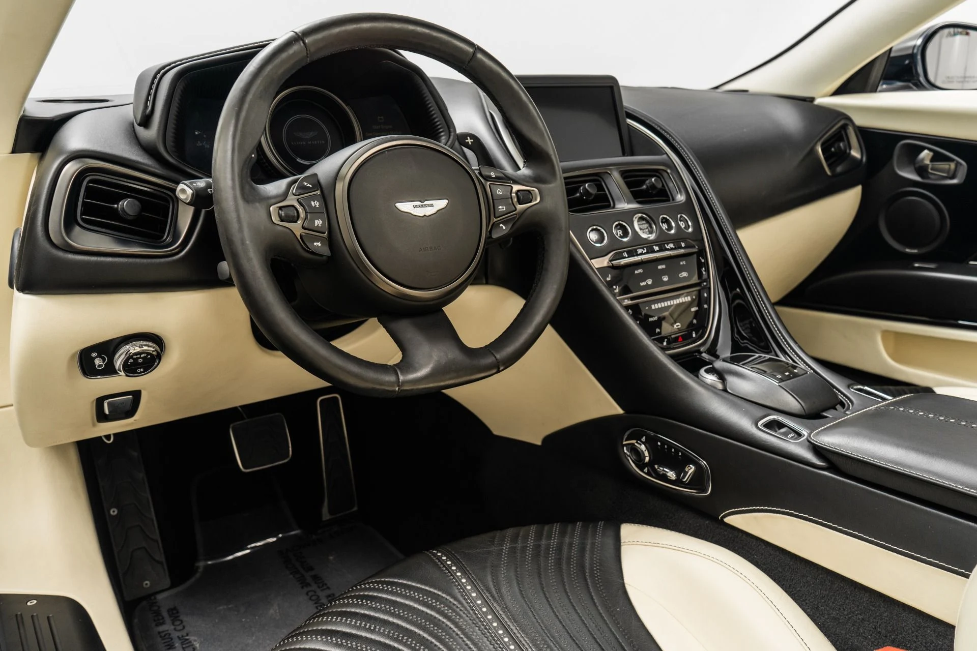 mph012_2479433752_Used_2019_Aston_Martin_DB_11_Volante_1760477407_4973062611