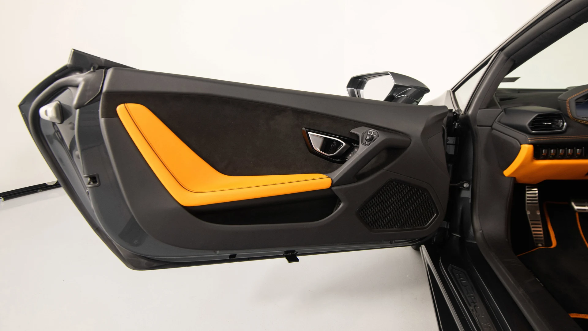 mph012_2480762400_e753f053dcb4410c87c6cc53f0f5dcf5_f31cdde03f