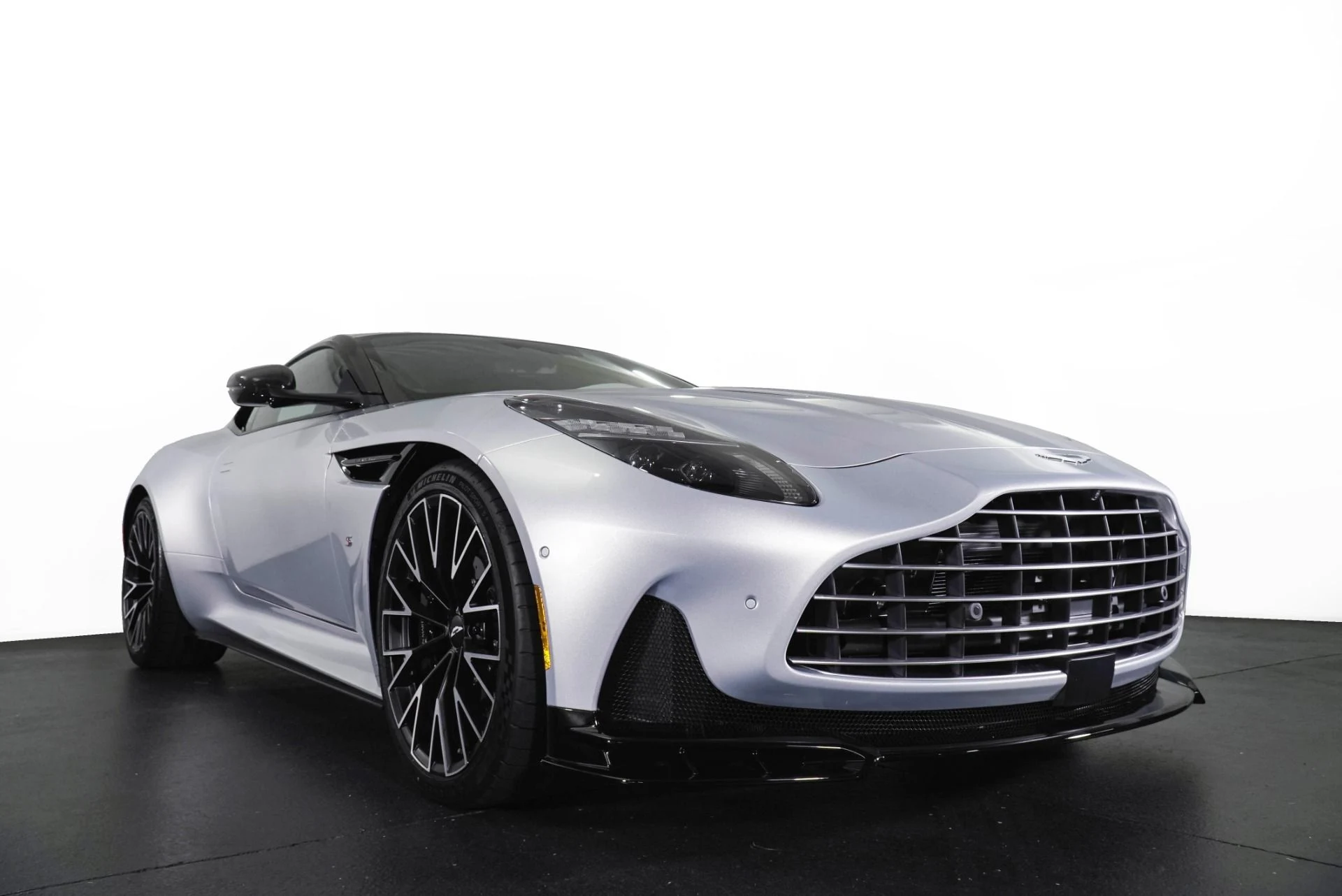 mph012_2480784353_New_2026_Aston_Martin_DB_12_1789417407_cd398e3b0f