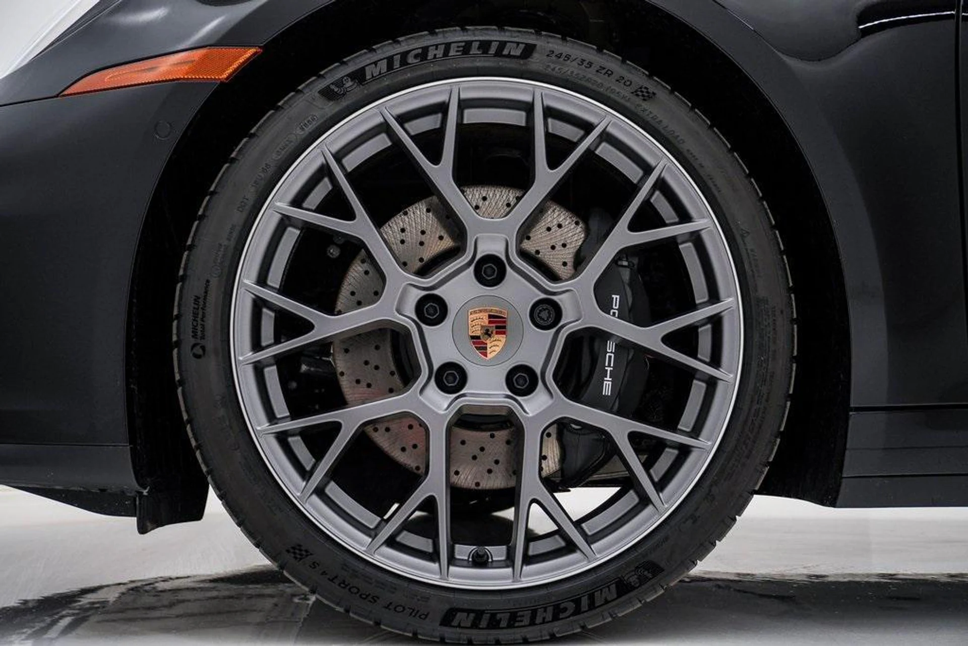 mph012_248547455_vr_J_Ib_H8h1_Aa_Bm_Abt_S3f_Gb_x_UDFQ_03e790b51b