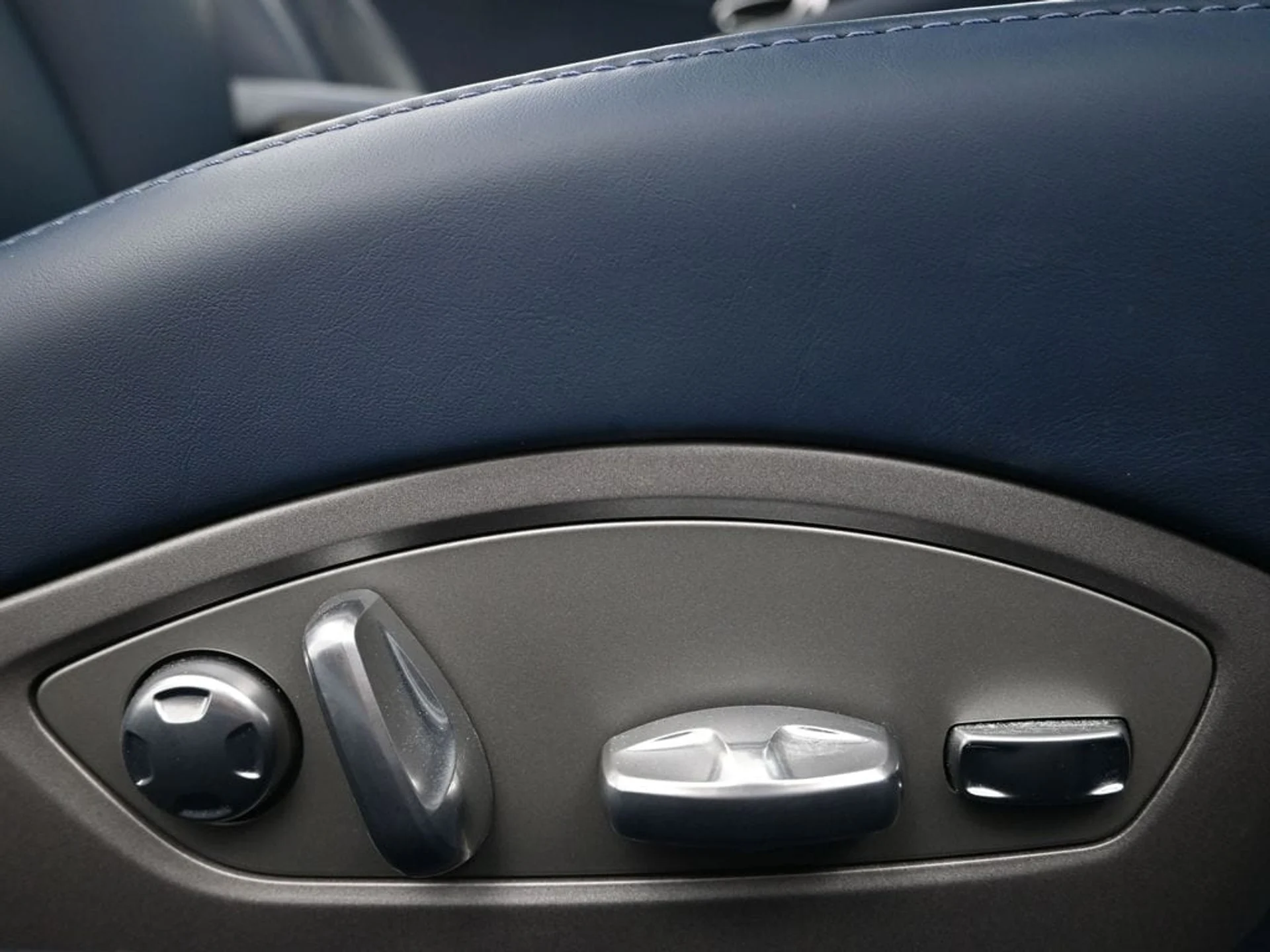 mph012_2489892900_a9e15084c686b2d652b914e2570b742dx_3d70503483