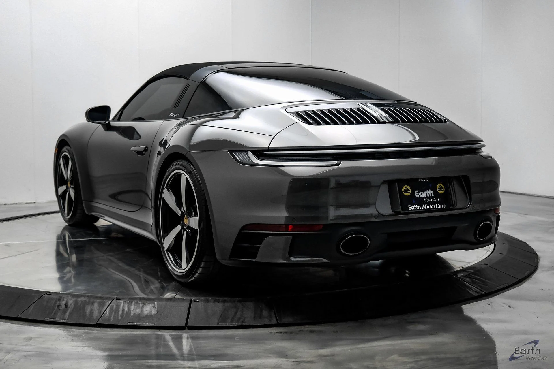 mph012_2490660215_514e4bc4d43b6bd0a6b1baf448bc0c76x_1b5dfcd3b6