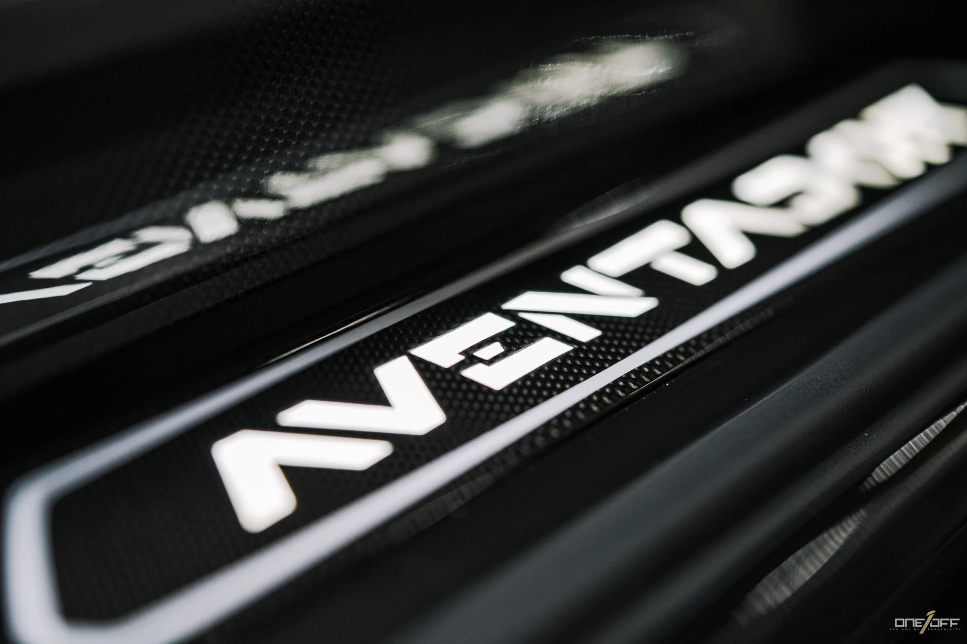 mph012_2494643324_Used_2018_Lamborghini_Aventador_LP_740_4_S_in_Ad_Personam_Nero_Granatus_w_Sensonum_Carbon_1760126321_3937092f5d