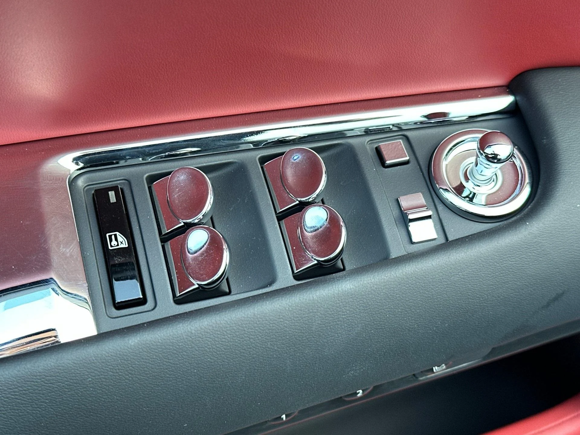 mph012_249673647_Used_2019_Rolls_Royce_Wraith_1747423836_d2d1bb02a2