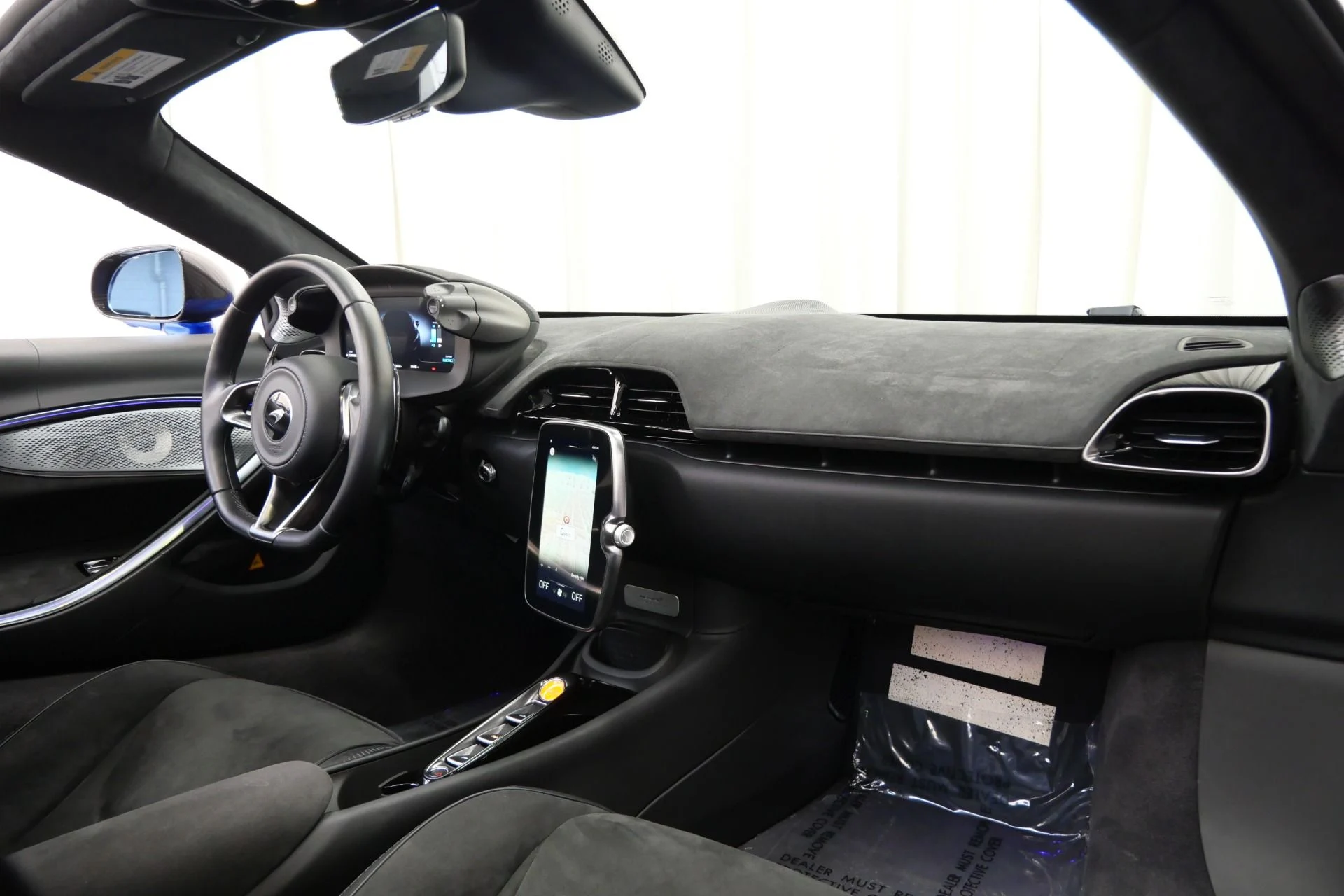 mph012_2500310578_Used_2025_Mc_Laren_Artura_Spider_Low_Miles_Exterior_Carbon_Fiber_Upgrade_Pack_Sports_Exhaust_1756157132_03ce6f2128