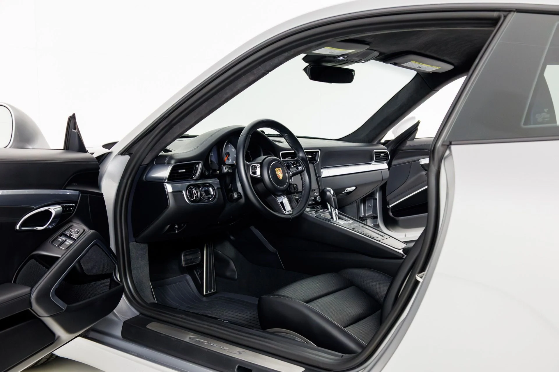 mph012_2504266662_Used_2017_Porsche_911_Carrera_S_1769117478_affbf470e4