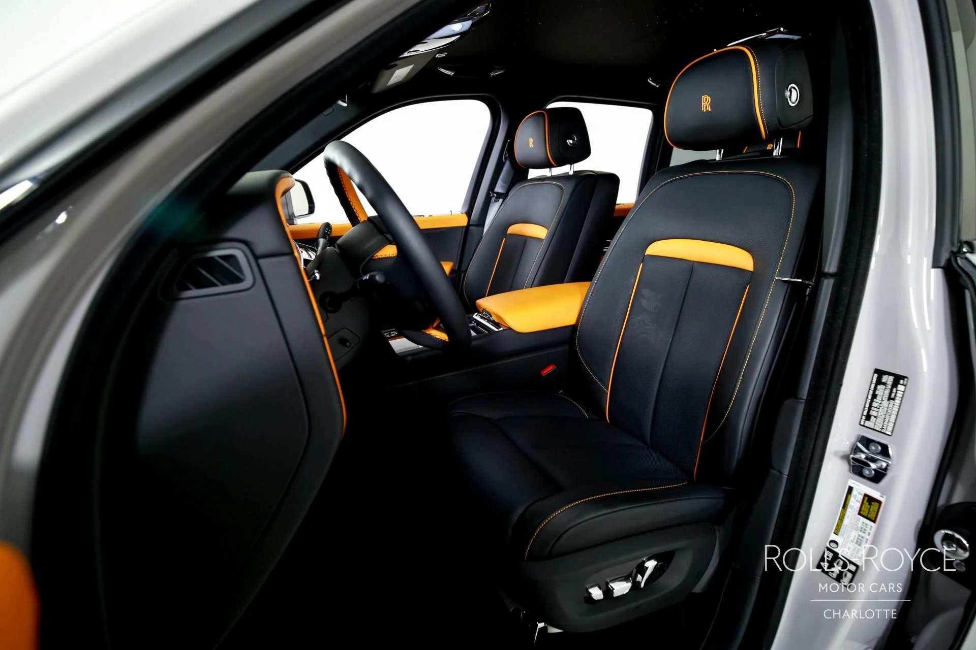 mph012_250719759_Used_2026_Rolls_Royce_Black_Badge_Cullinan_1771362063_3da6f87e5f