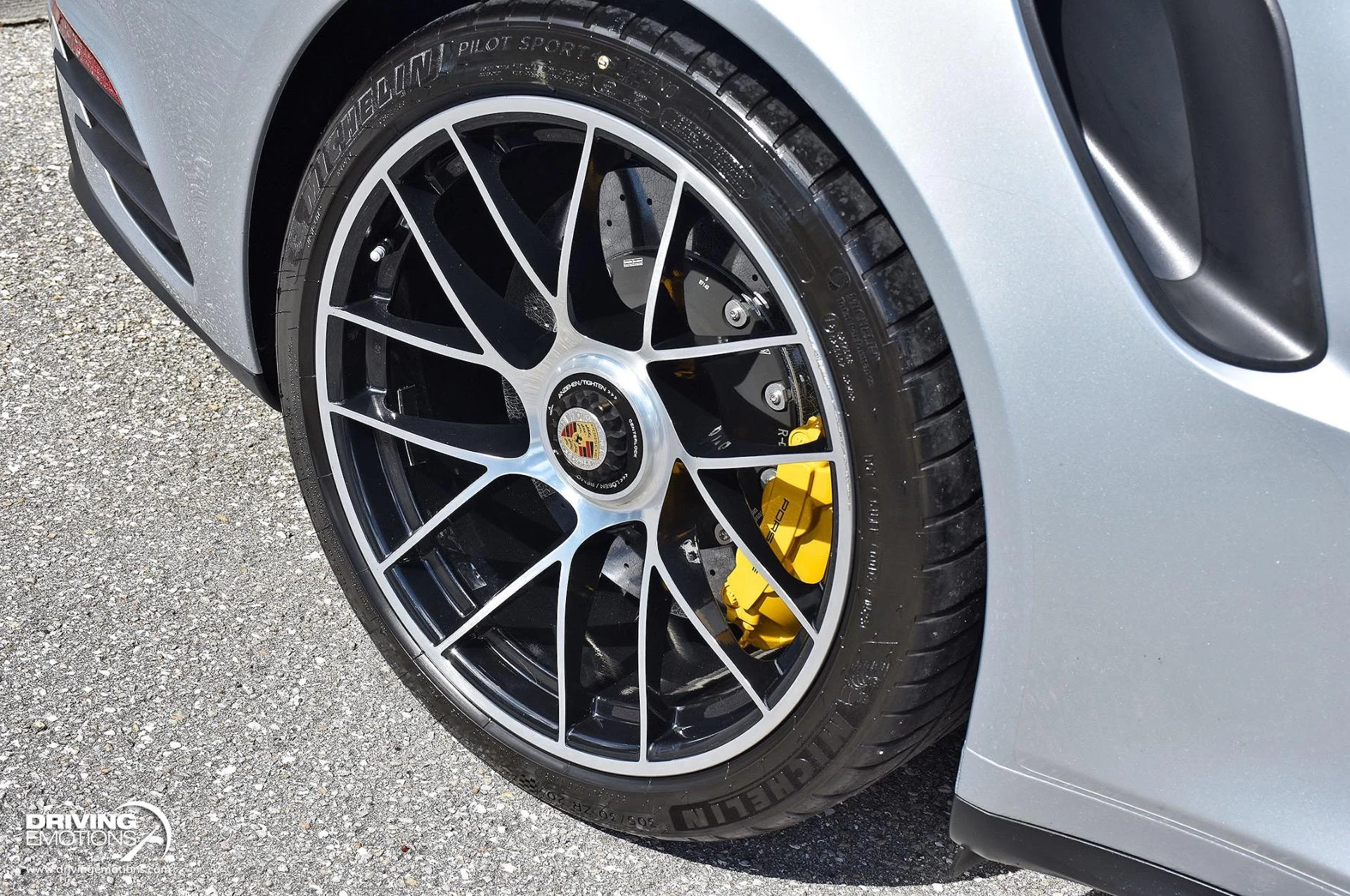 mph012_2511959805_866_p13_l_a66f165ac1