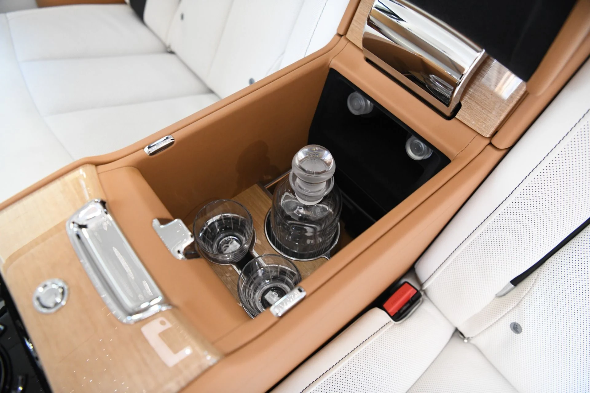 mph012_2516024918_10708_p14_l_8f8879b859