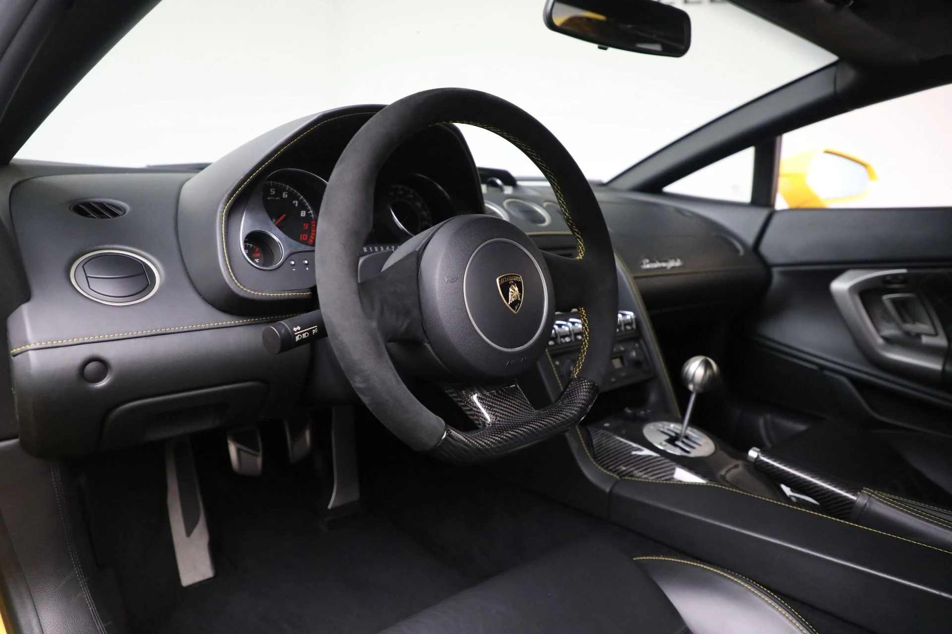 mph012_2518230708_Used_2011_Lamborghini_Gallardo_LP_550_2_8d3a752338