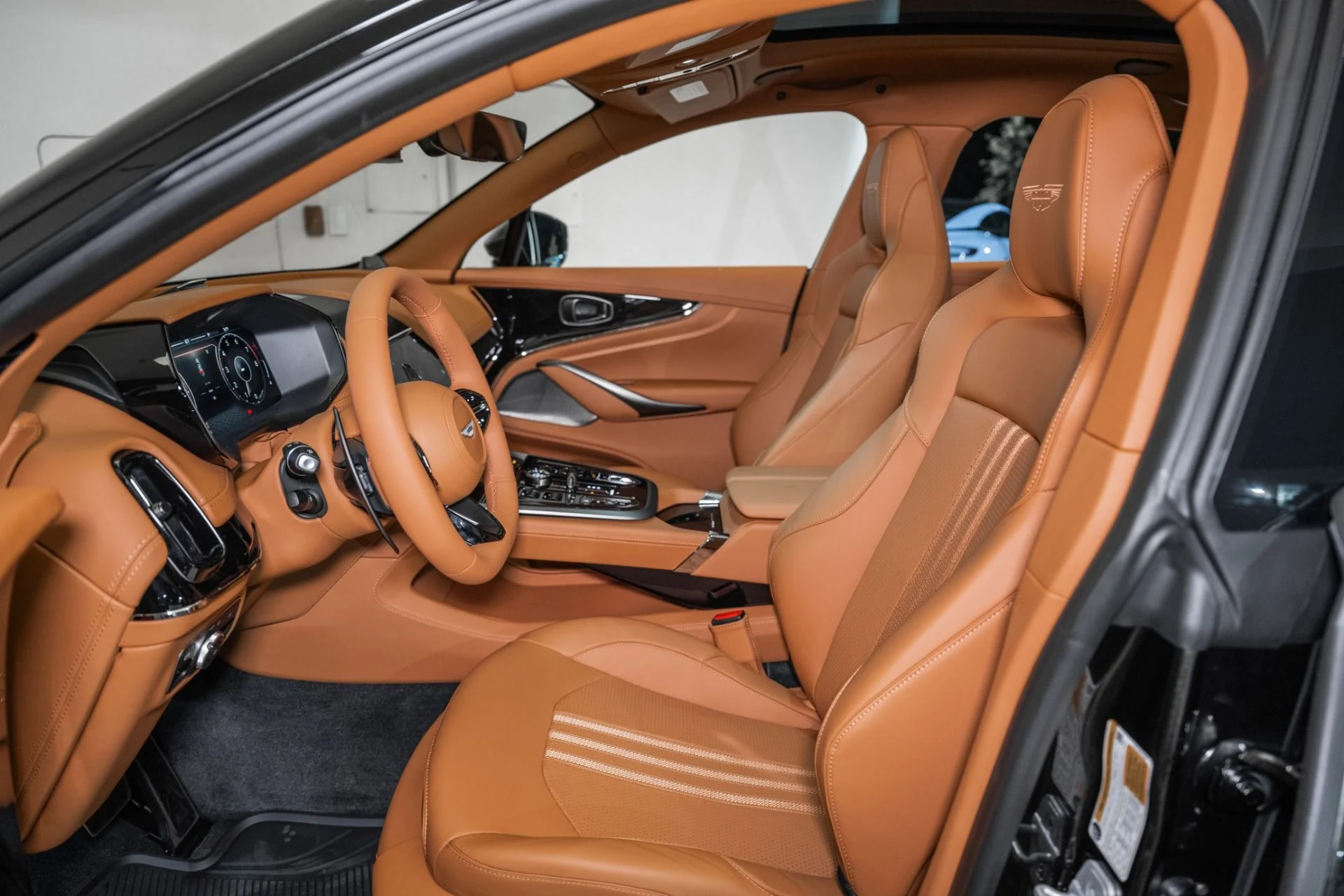 mph012_2527311708_New_2026_ASTON_MARTIN_DBX_707_1759283914_624f7c6963