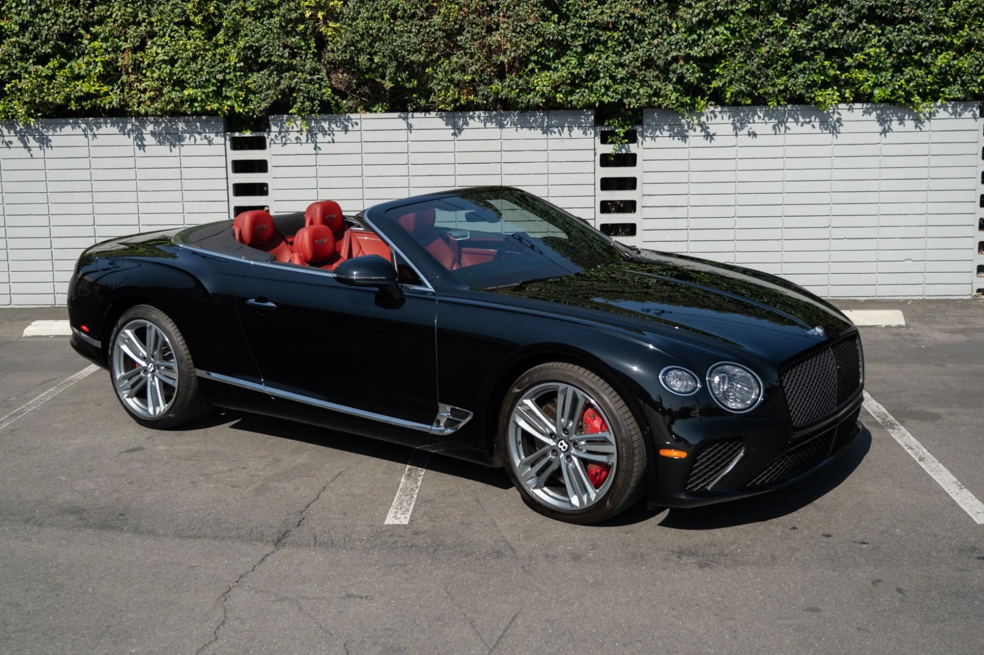 mph012_2552802370_Used_2023_Bentley_Continental_GTC_V8_1755892856_9782548d3c