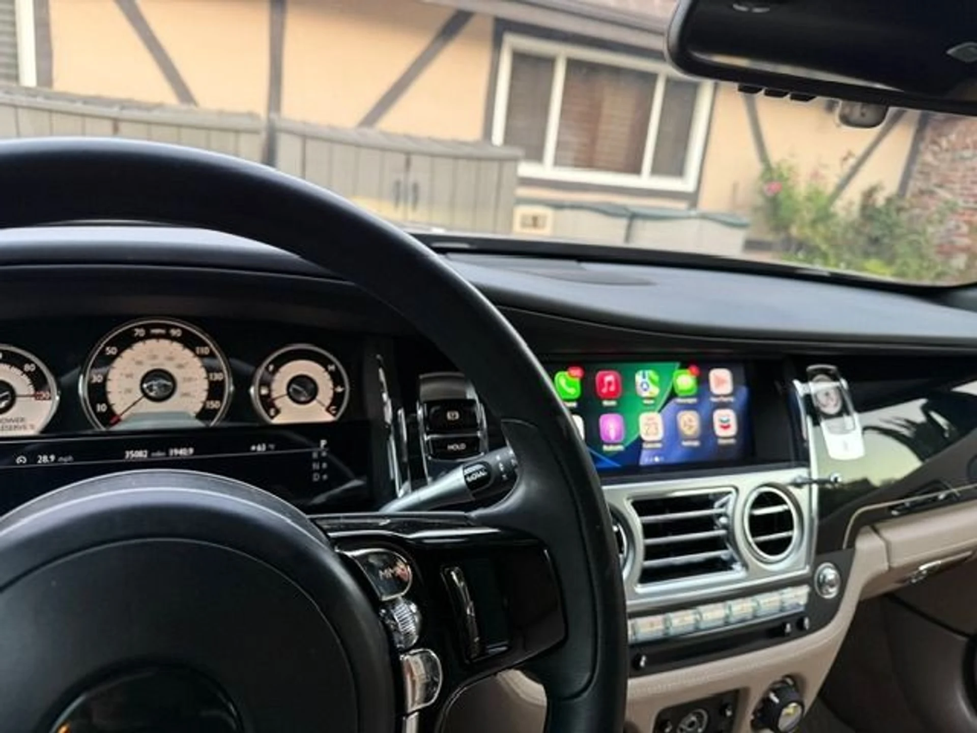 mph012_2558097315_Used_2014_Rolls_Royce_Wraith_1764026680_ffc41d928d