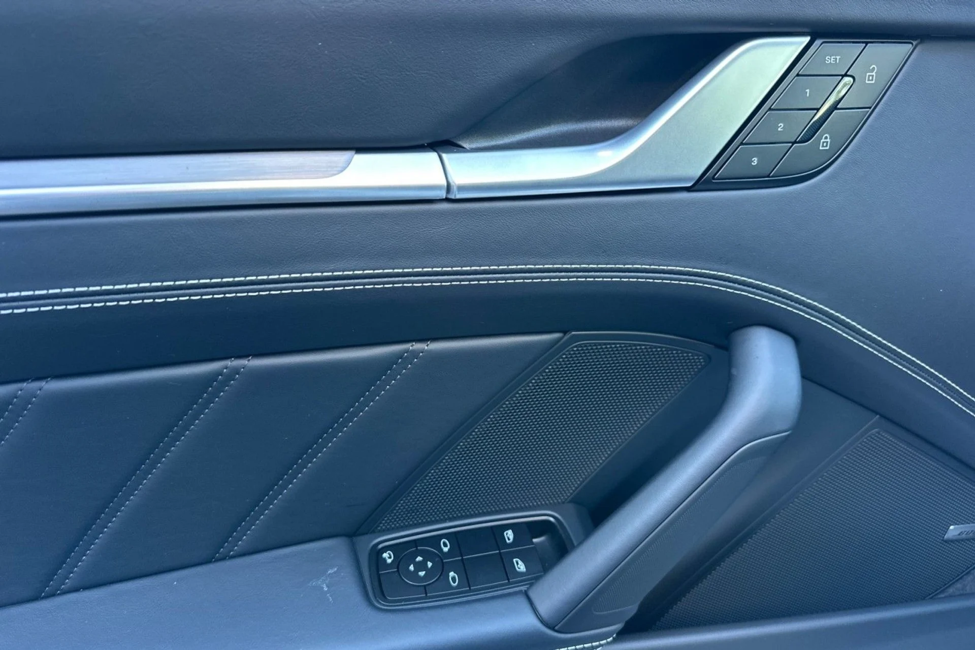 mph012_2558231912_2731c5813820334202759e3cd88ad0e5_8986897af7