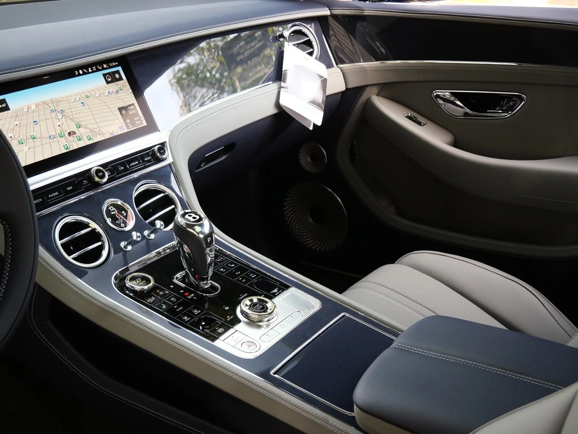 mph012_2563982893_2287c69a3f48c80f2ba2309c6175a817x_4c8a4139a3