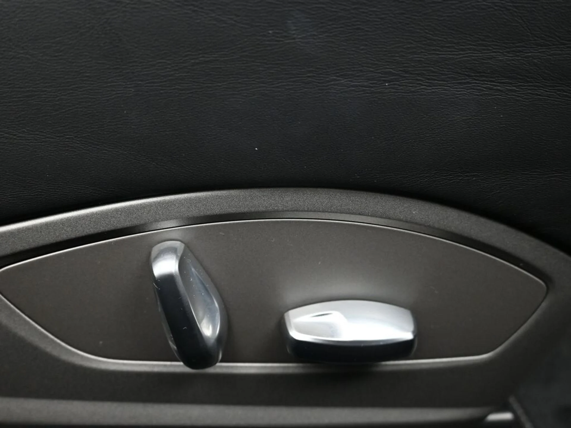 mph012_2566112701_18b6f3240bceb8fa21241c8f99750776x_b29ab04178