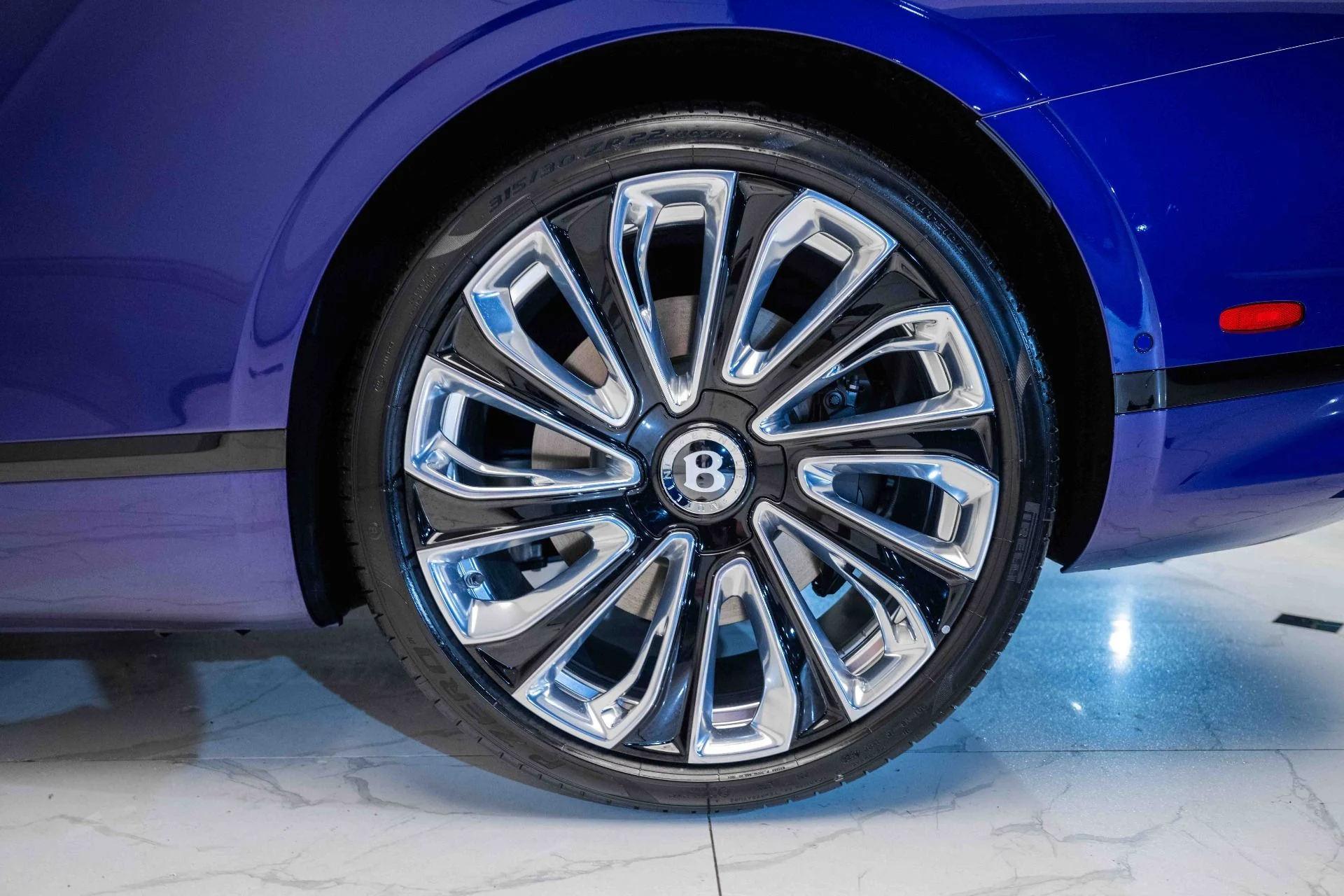 mph012_2575839023_Used_2024_Bentley_Continental_GTC_Mulliner_W12_1718978175_63955a3754