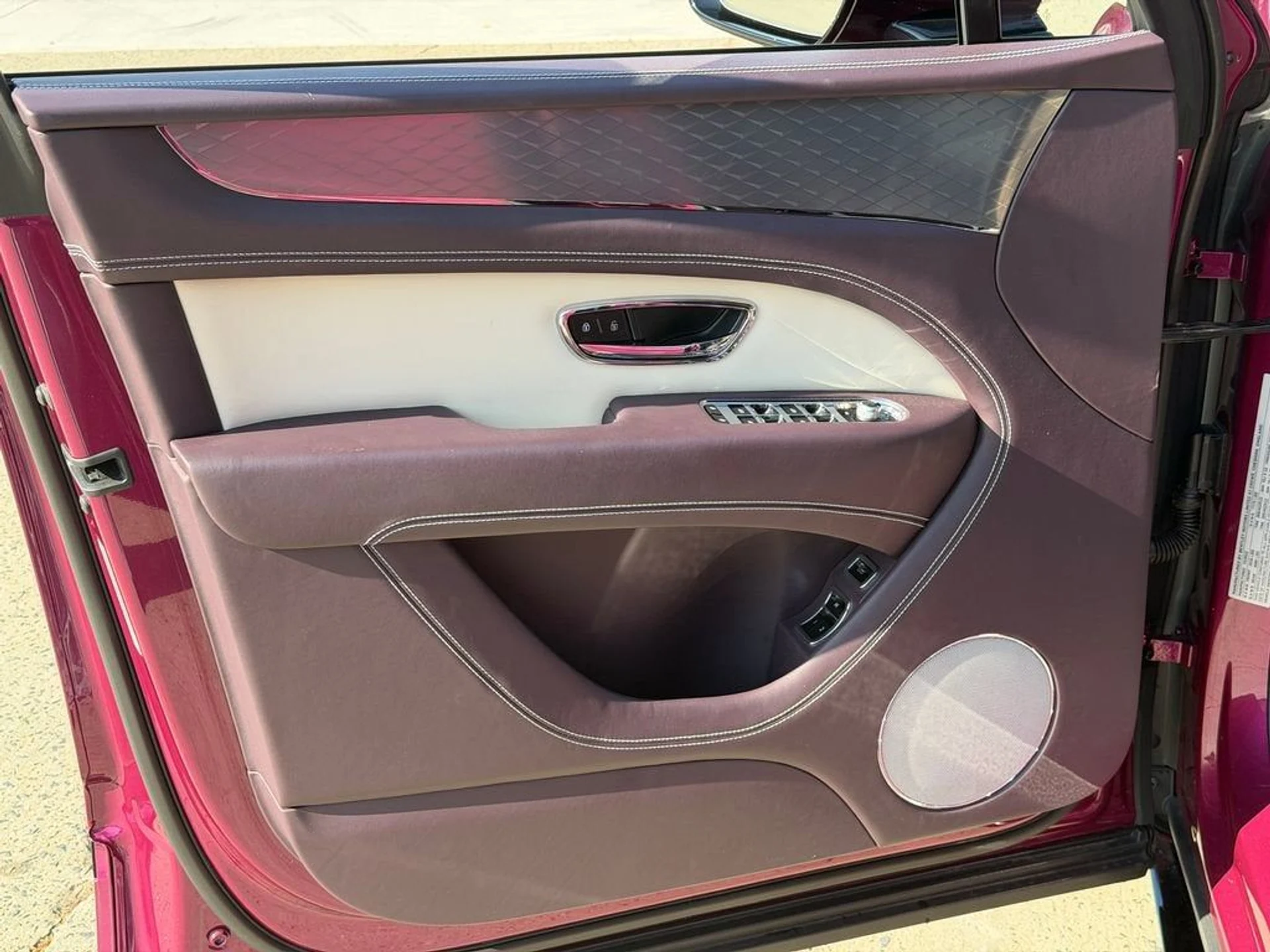 mph012_2577806436_e3d2ec3615fe48bfa4c736d35106d219_913c355fd6