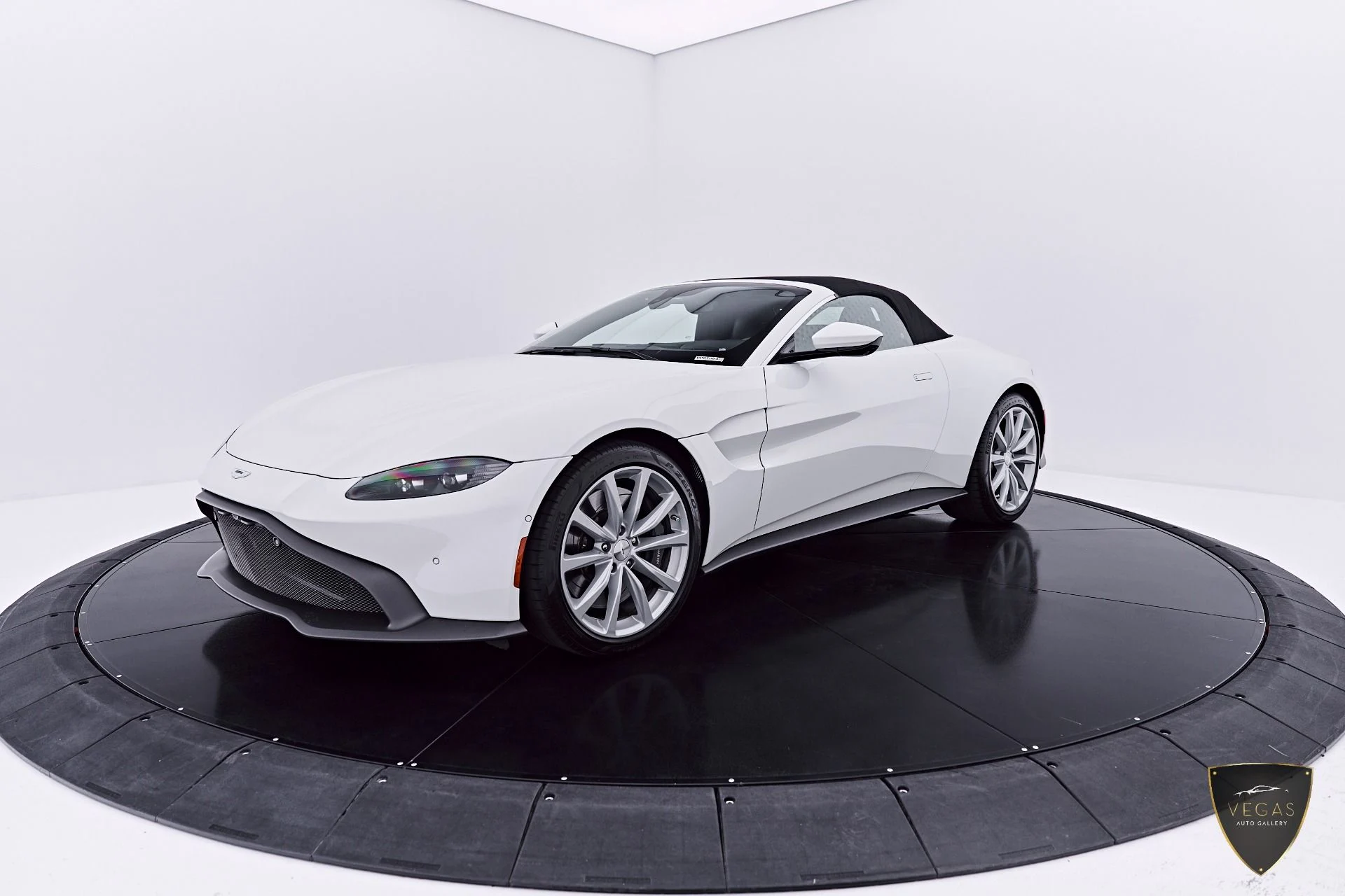 mph012_2583169652_Used_2023_Aston_Martin_Vantage_1783622409_aa91ea5bf8