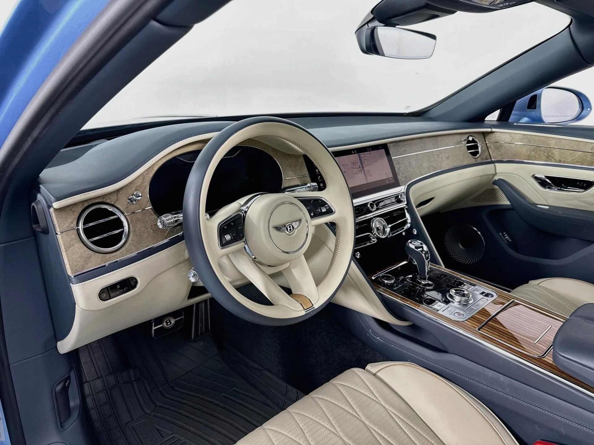 mph012_2585977296_Used_2022_Bentley_Flying_Spur_V8_1787092874_8c4eadf424