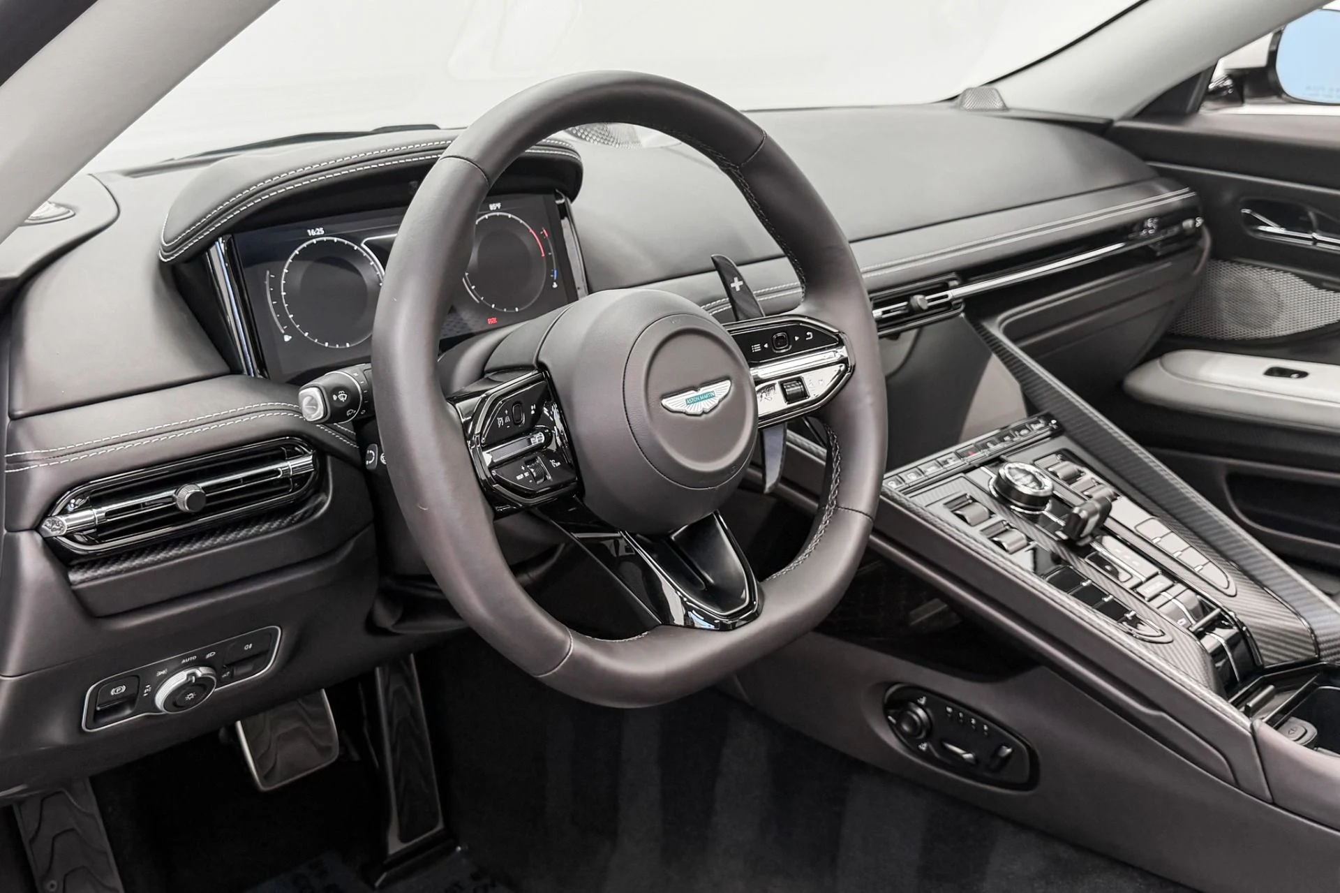 mph012_2594971121_Used_2025_Aston_Martin_DB_12_Volante_Duotone_interior_Bowers_and_Wilkins_Audio_Nearly_New_1789749797_95d9fecb2a