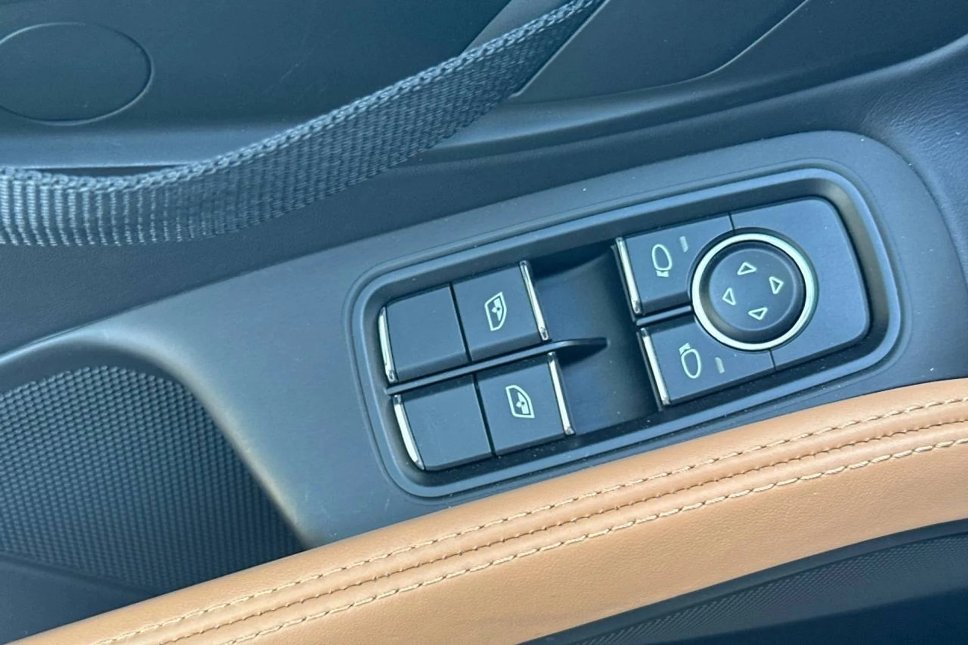 mph012_2596276436_1280_de49f2f459