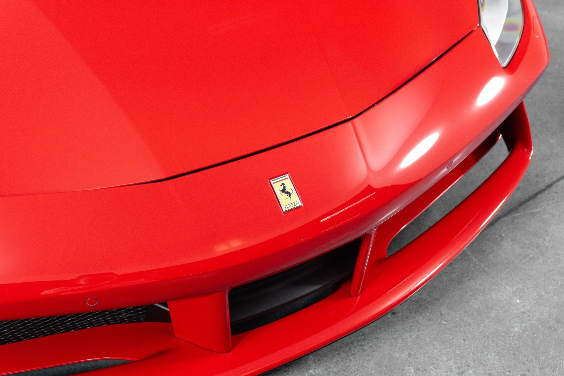 mph012_2603830075_Used_2017_Ferrari_488_GTB_1781727340_25e85c355a
