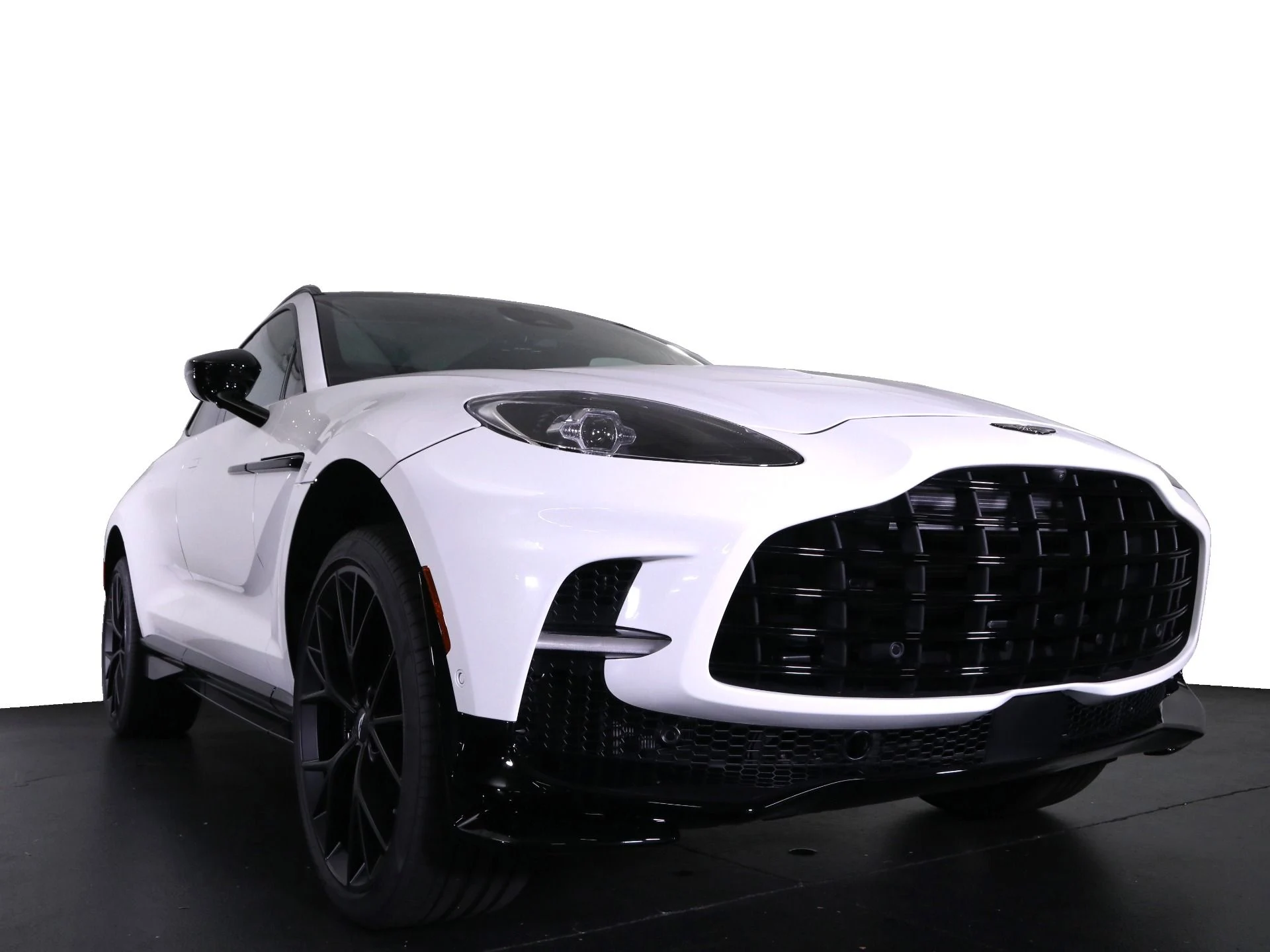 mph012_2608713719_New_2025_Aston_Martin_DBX_707_1758482627_8490d9e649