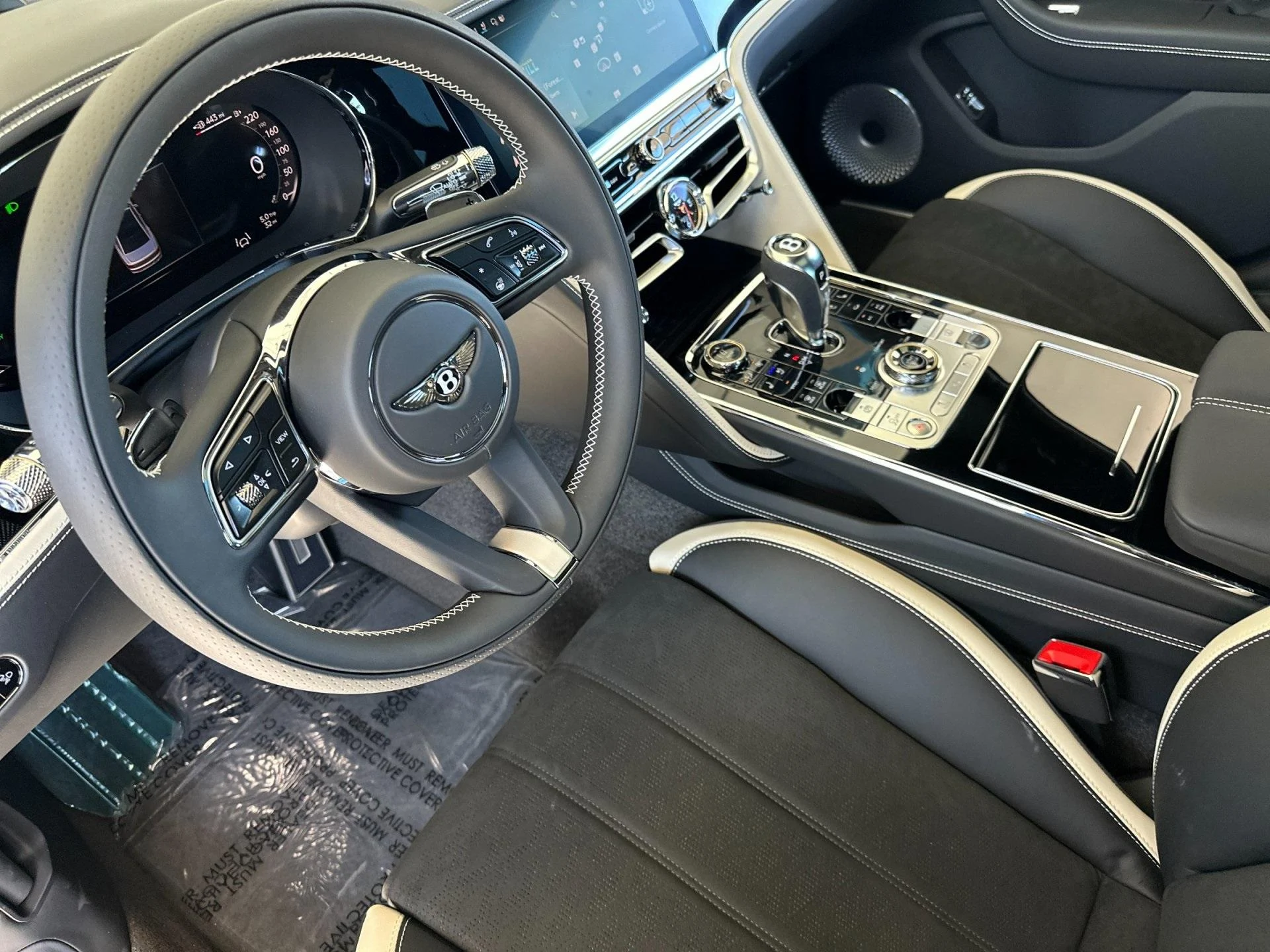 mph012_2612189095_New_2025_Bentley_Flying_Spur_Speed_1760604010_74a6e6fde7