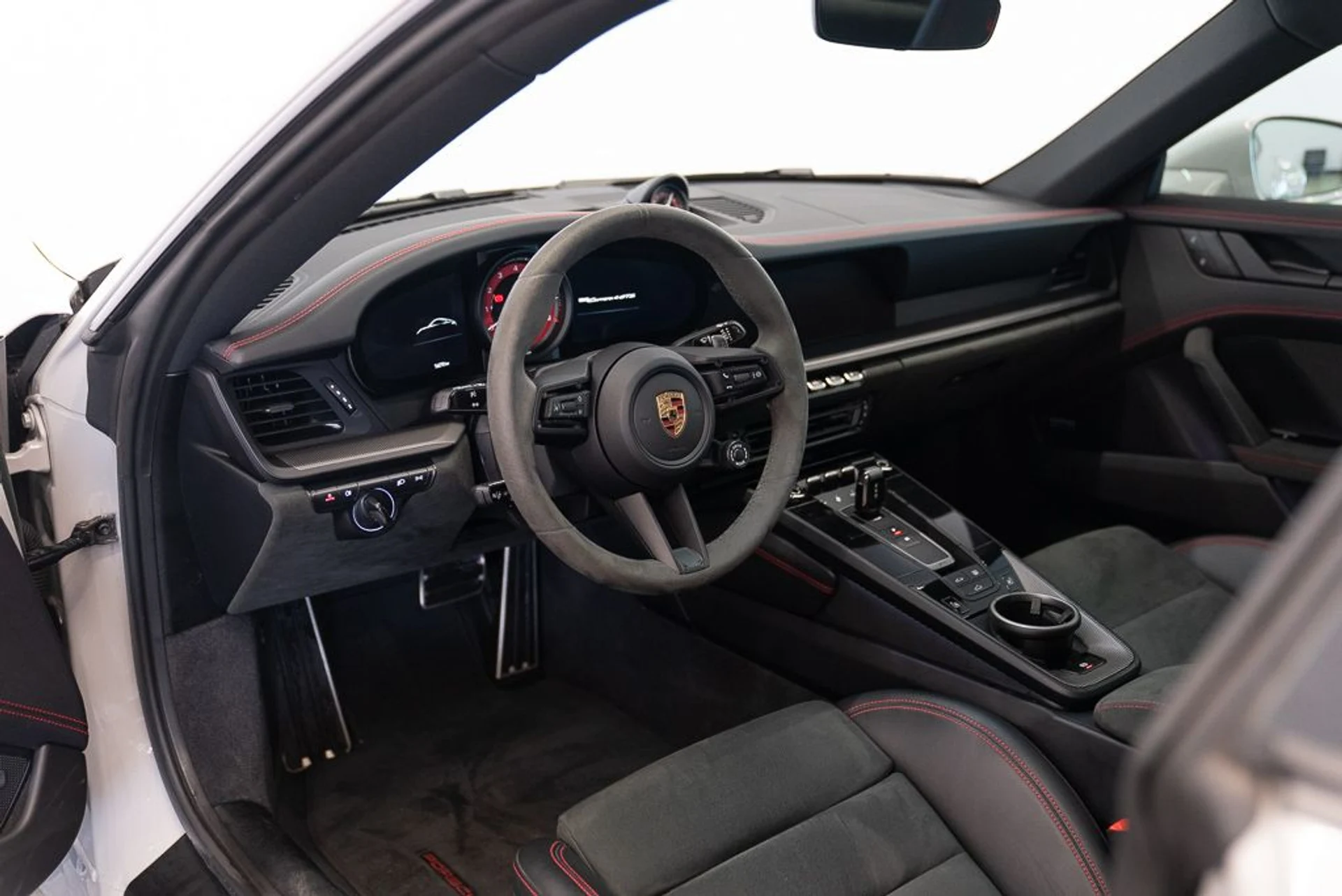 mph012_2616396979_porsche_911_2023_jpg_v_1773863537_8a39a64cce