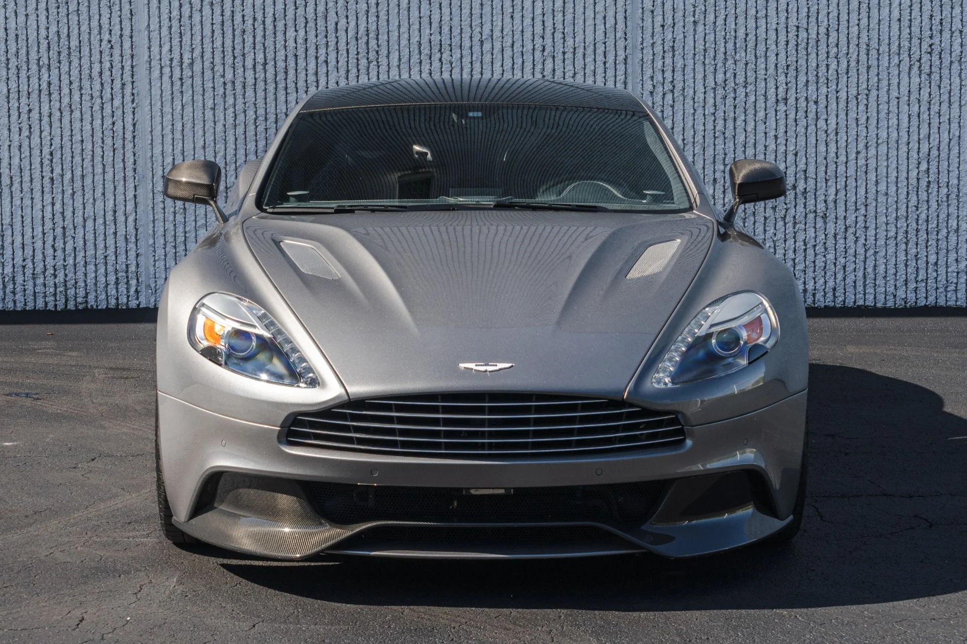 mph012_2618152068_Used_2014_Aston_Martin_Vanquish_w_Quilted_Stitching_Carbon_Interior_Carbon_Exterior_1757455355_8b3cc2f716