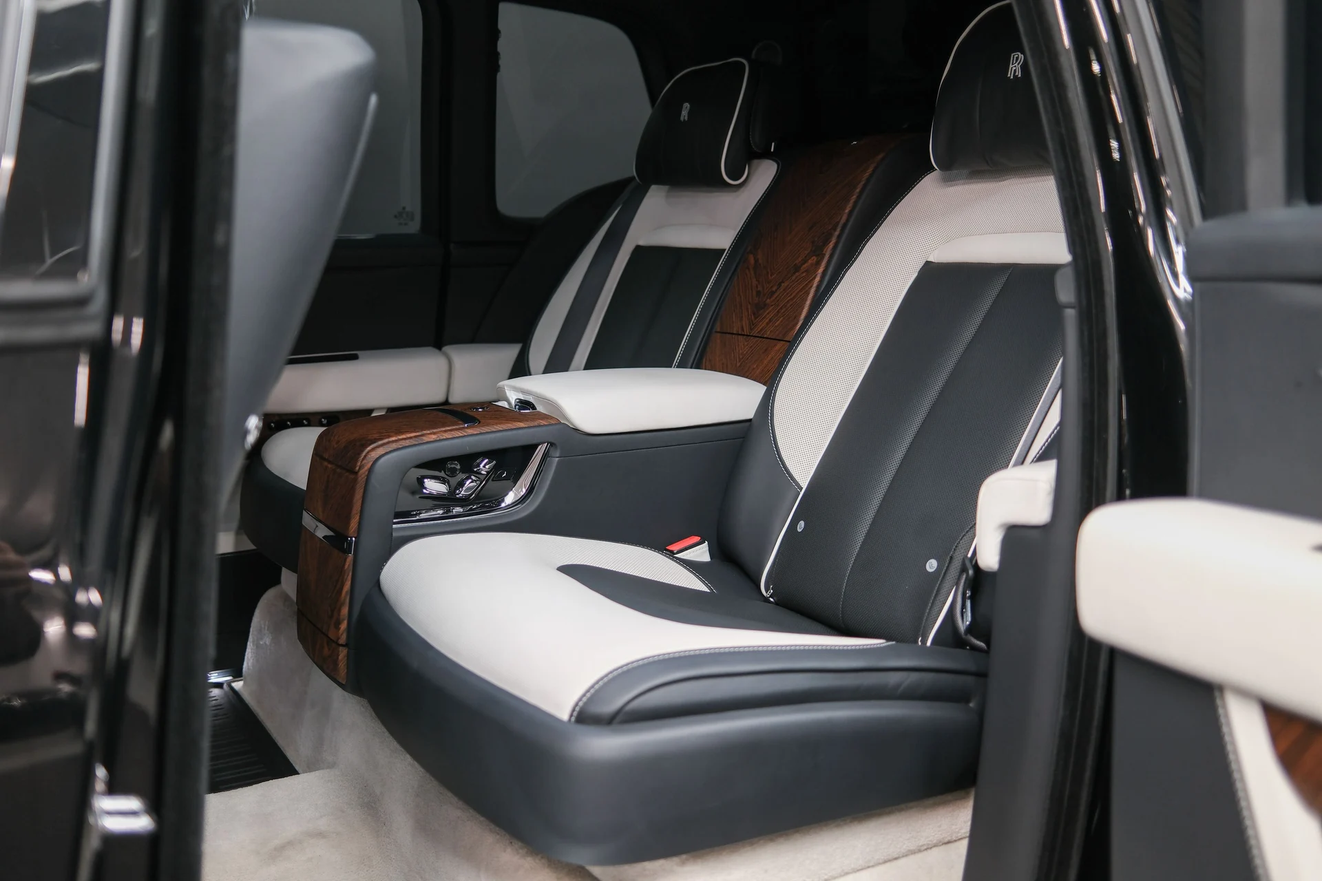 mph012_2618490949_88ccbe02_47dd_4c05_846e_74d947e3e660_8904819207