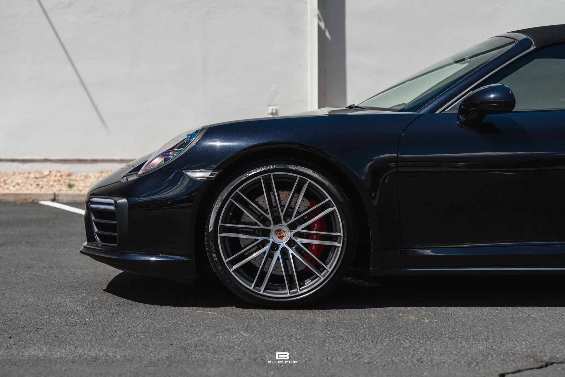 mph012_262547453_6a2c27d9f8a5472b1d88a77d_2017_Porsche_911_Turbo_13_028e327049