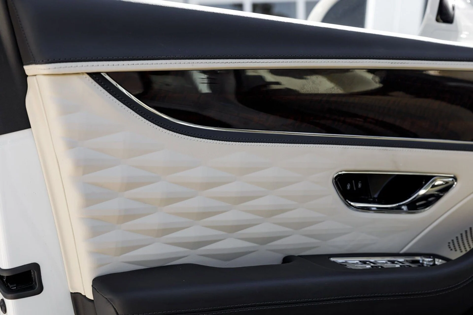 mph012_2626221757_2b1822e0b0b205e1dd706f7104b6be94x_8c50b46890