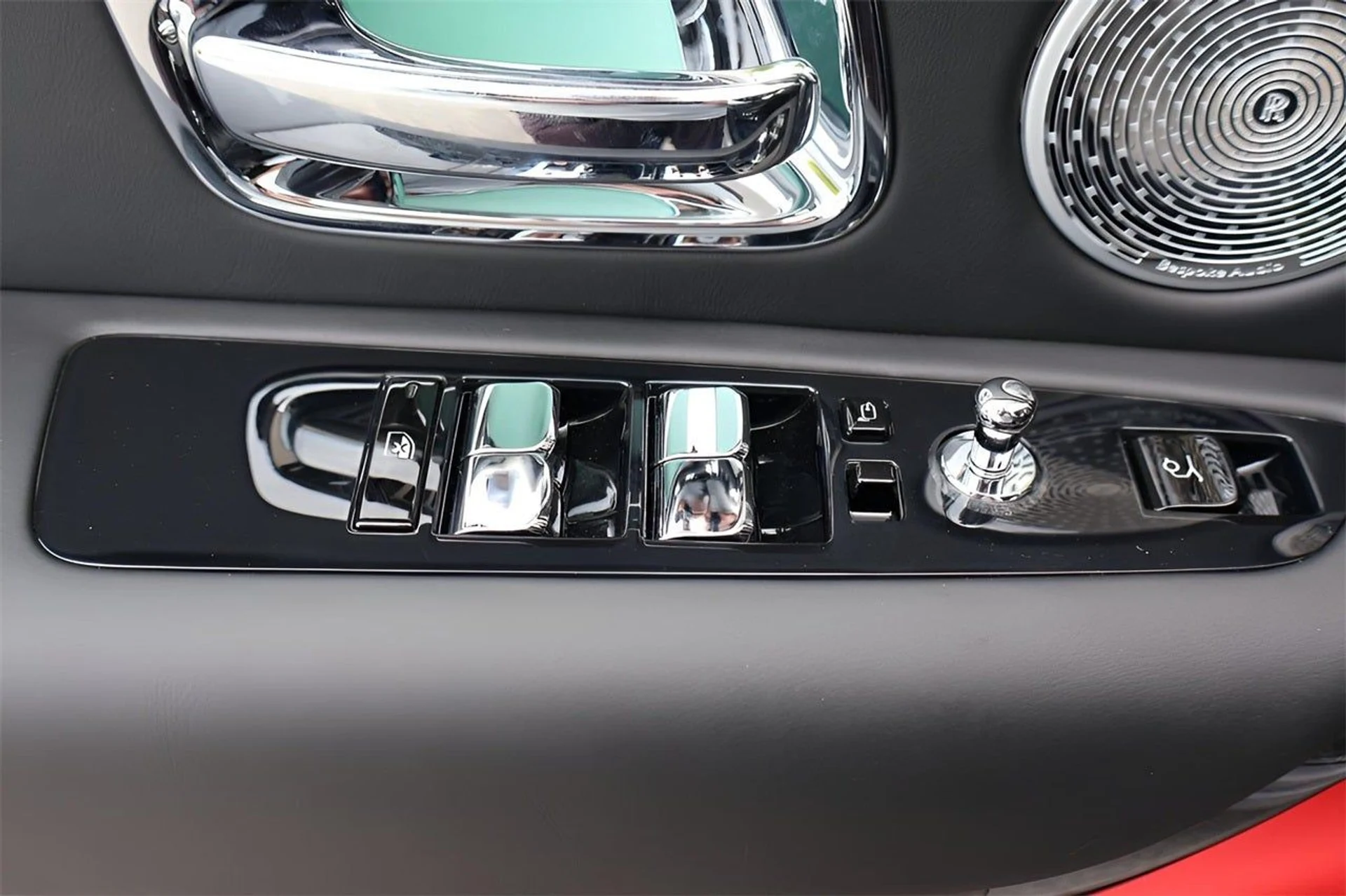 mph012_2626635929_13_25df5ae497