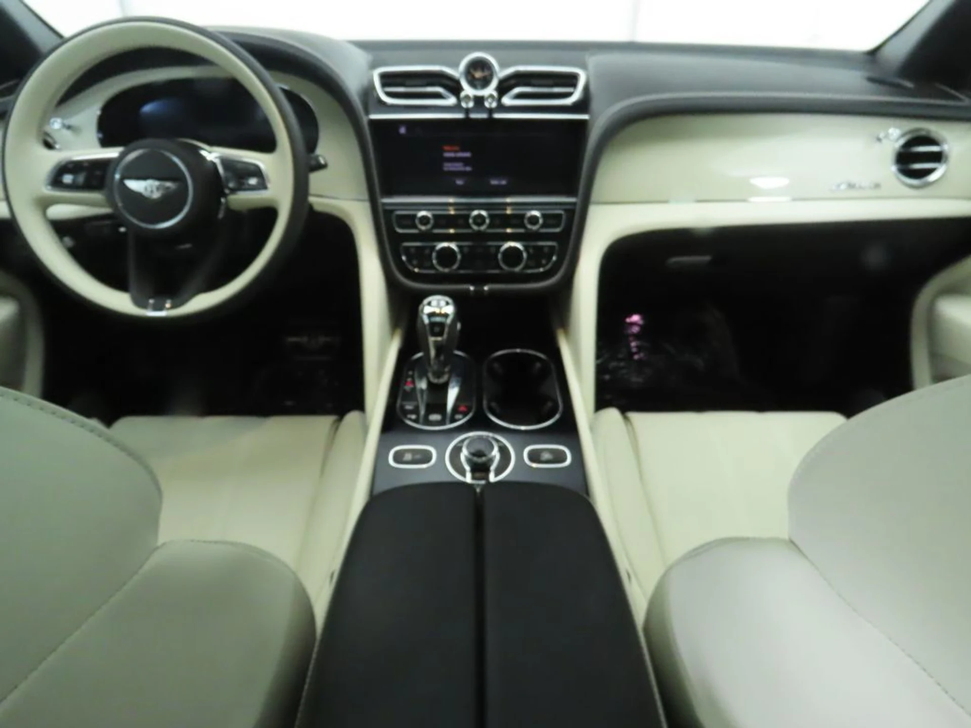 mph012_2638134126_used_2023_bentley_bentayga_ewb_8119_22900823_13_1024_ccfea86cb8