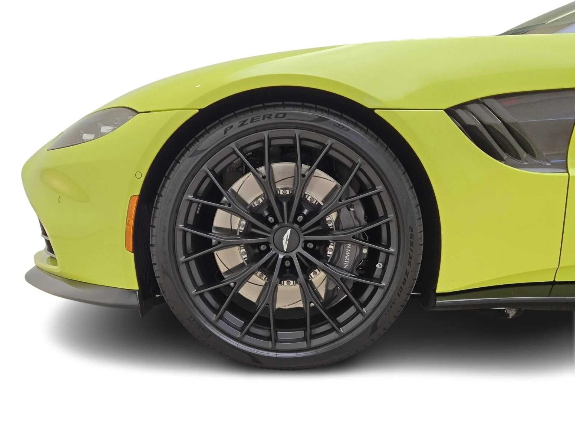 mph012_264152947_Used_2023_Aston_Martin_Vantage_1762849130_0344207a4e