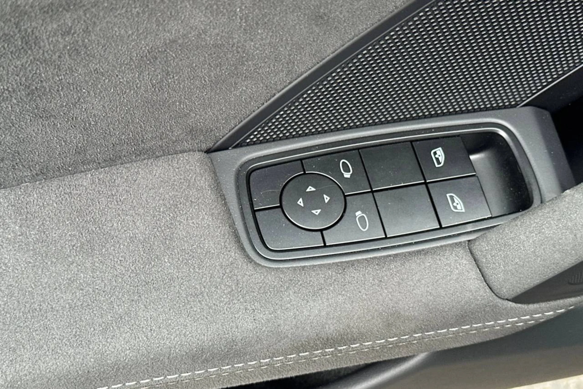 mph012_2643257819_1280_eea377346e