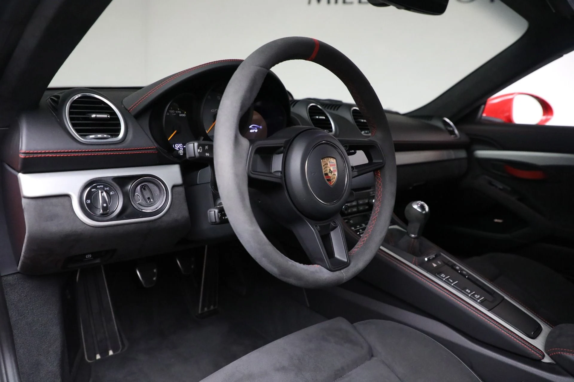 mph012_2656095975_Used_2021_Porsche_718_Cayman_GT_4_bfbbebf463
